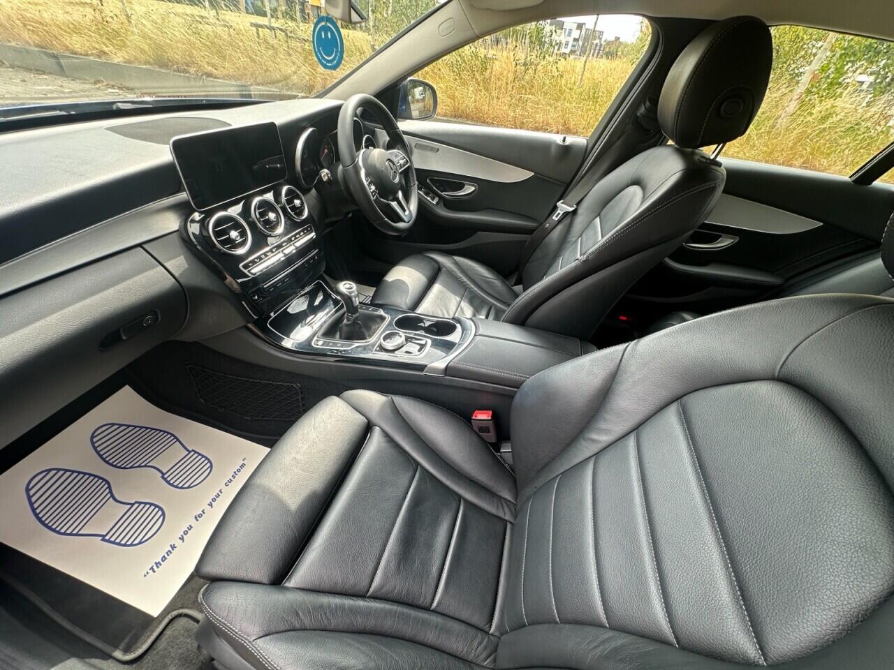 Mercedes-Benz C-Class view 37