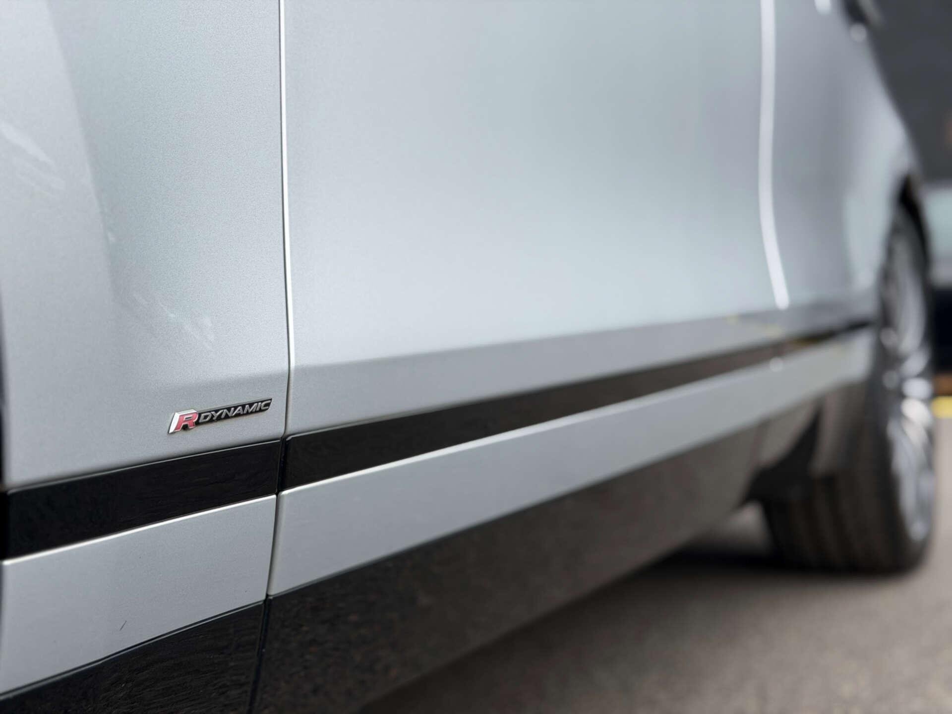 Land Rover Range Rover Velar view 25