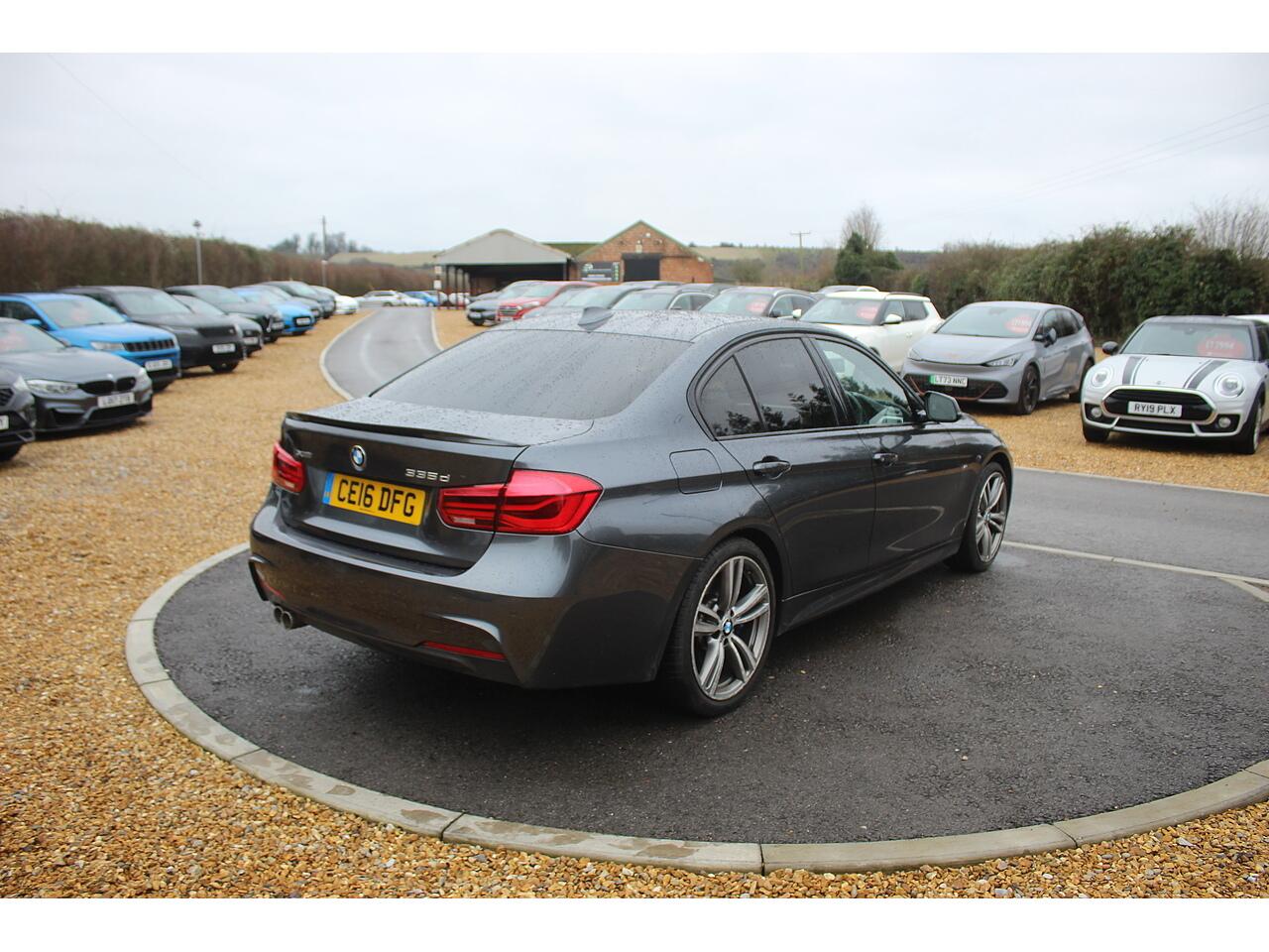BMW 3 Series view 9