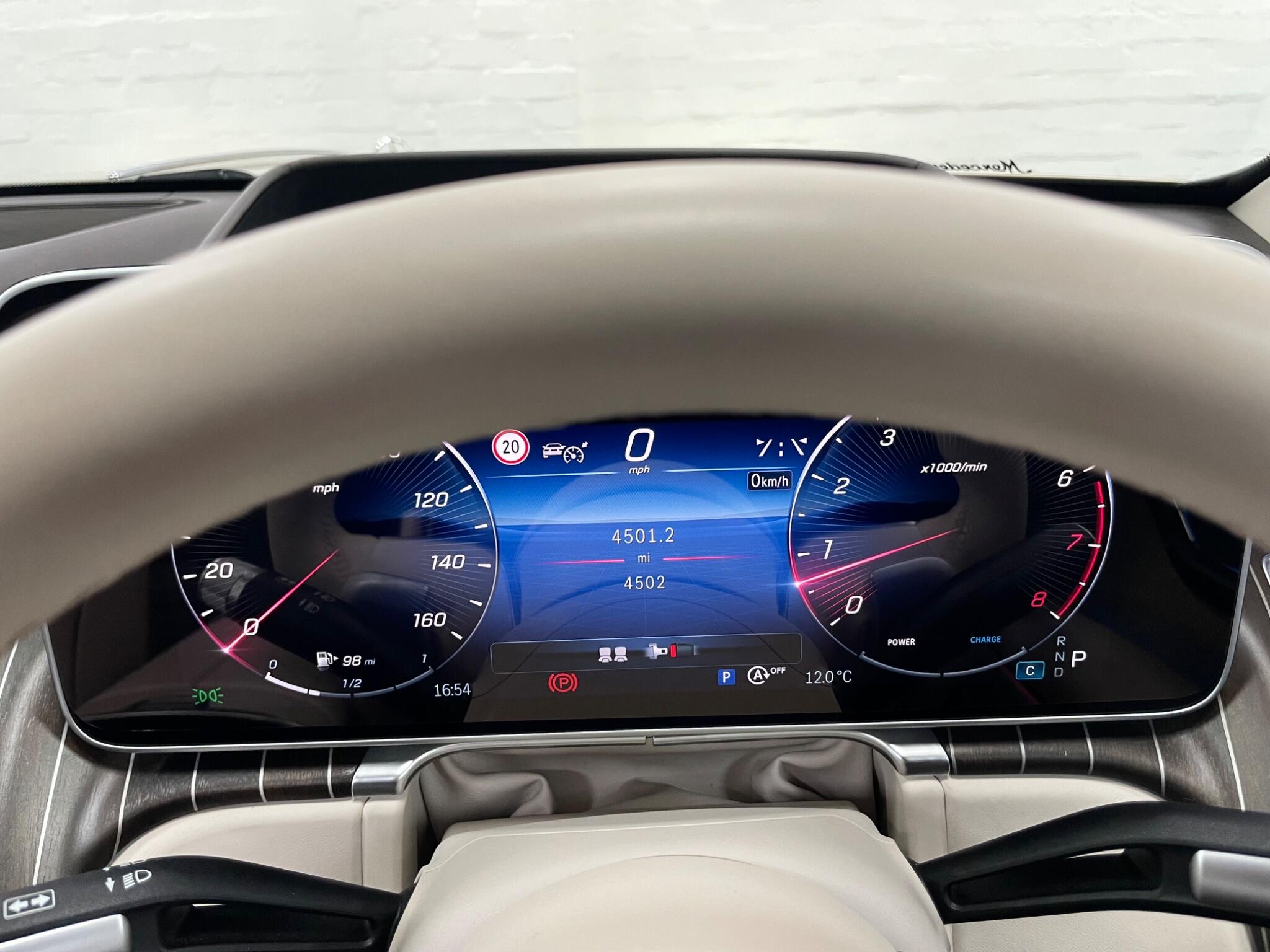 Mercedes-Benz S-Class view 39