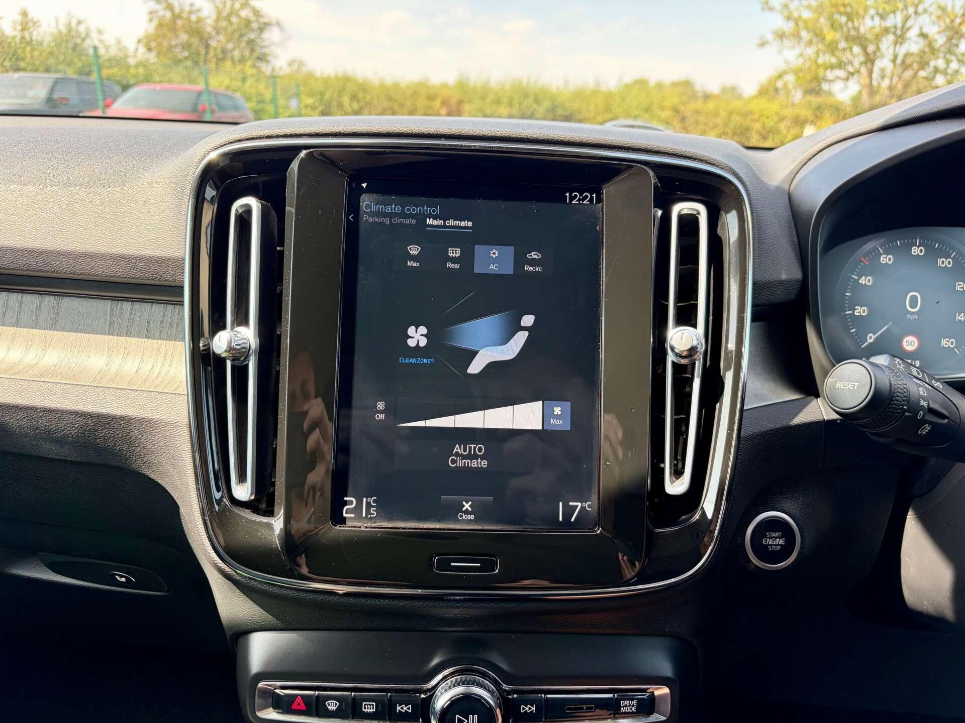 Volvo XC40 view 47