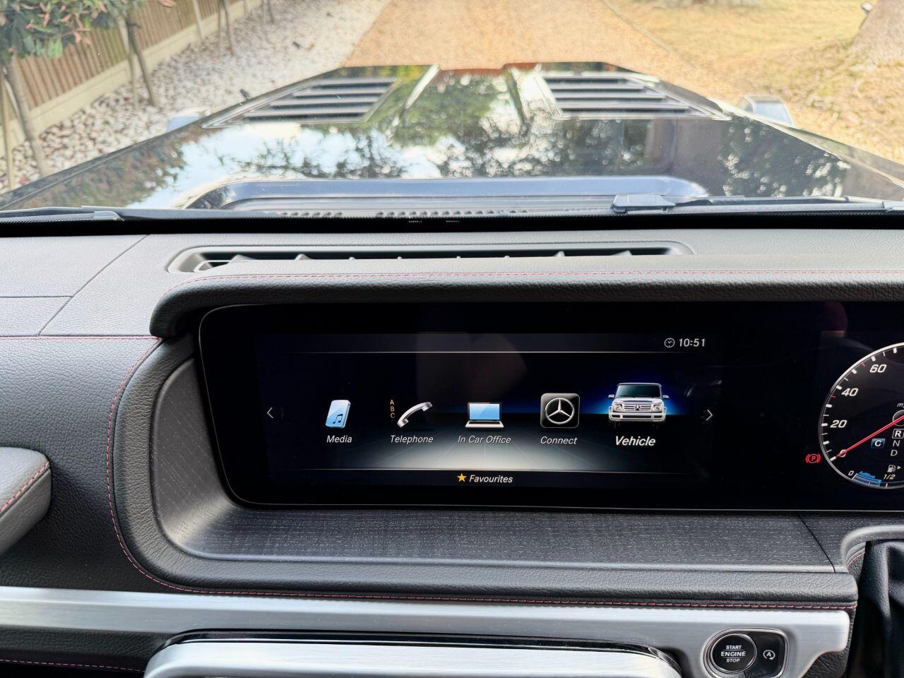 Mercedes-Benz G-Class view 35