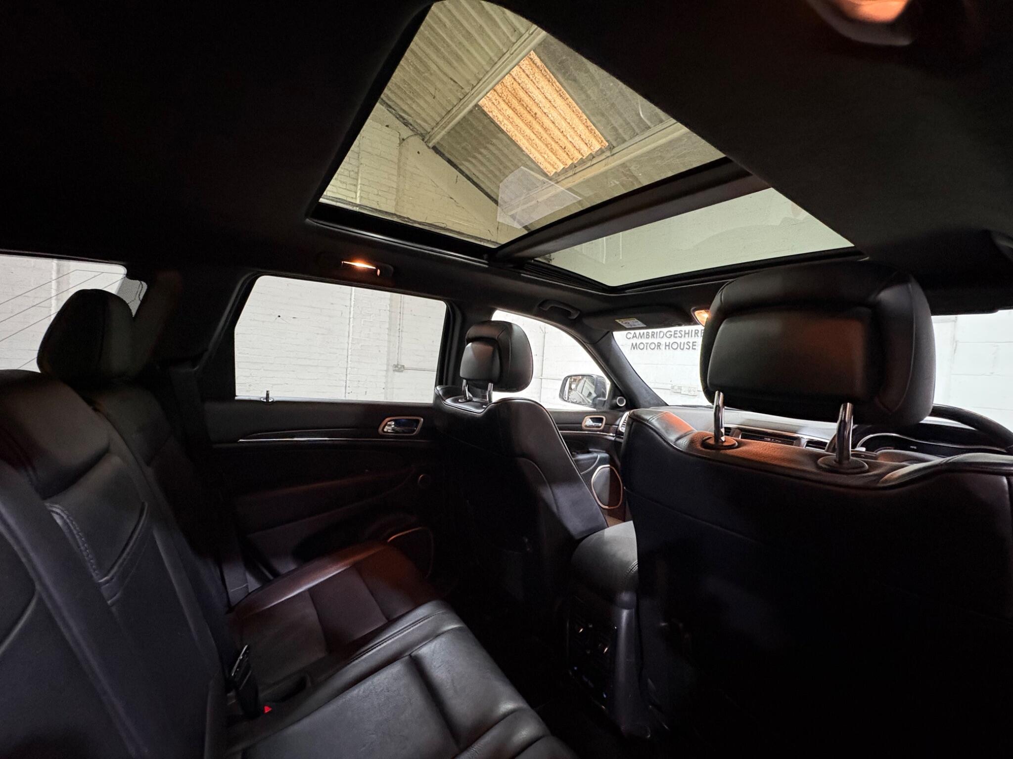 Jeep Grand Cherokee view 7