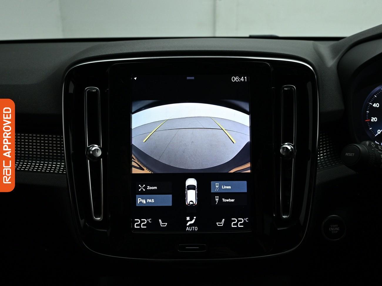 Volvo XC40 view 16