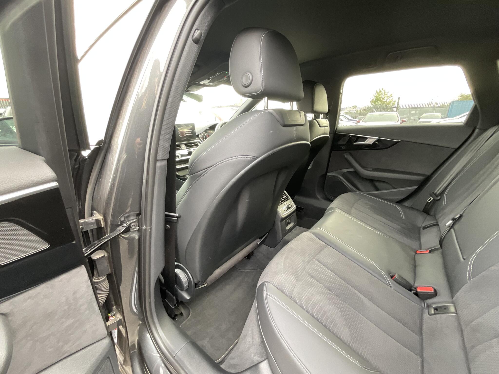 Audi A4 view 13