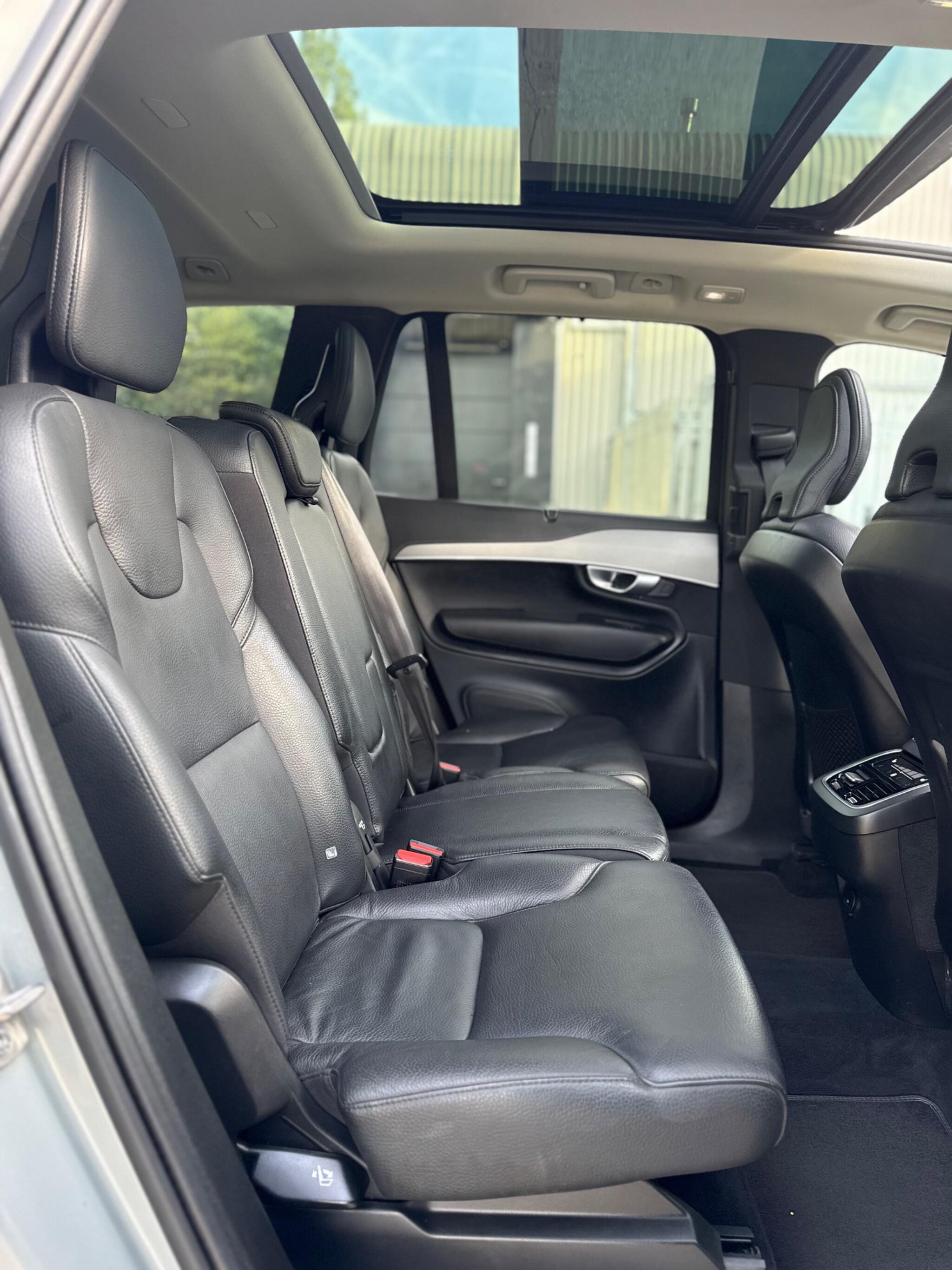 Volvo XC90 view 15