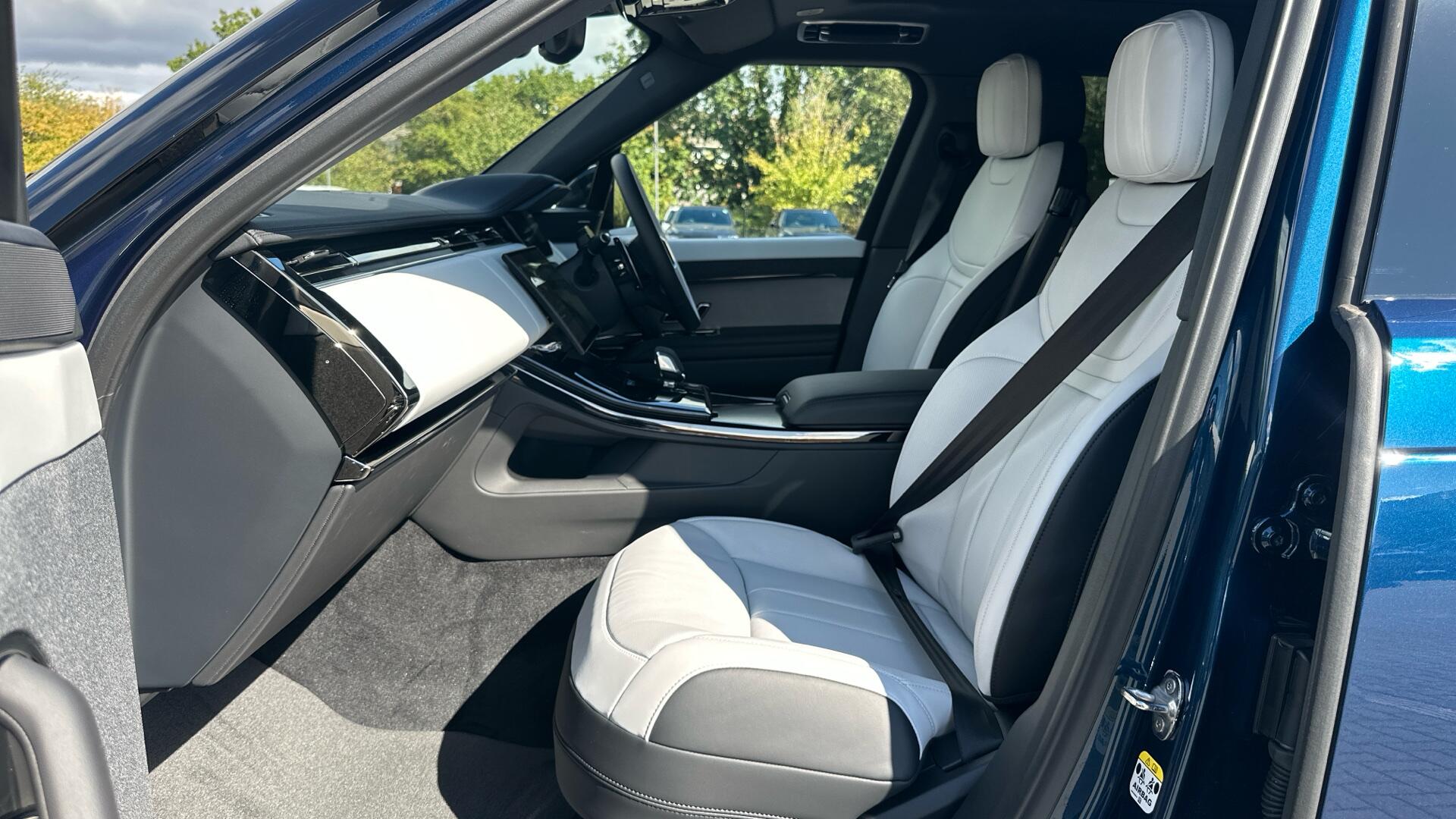 Land Rover Range Rover Sport view 49