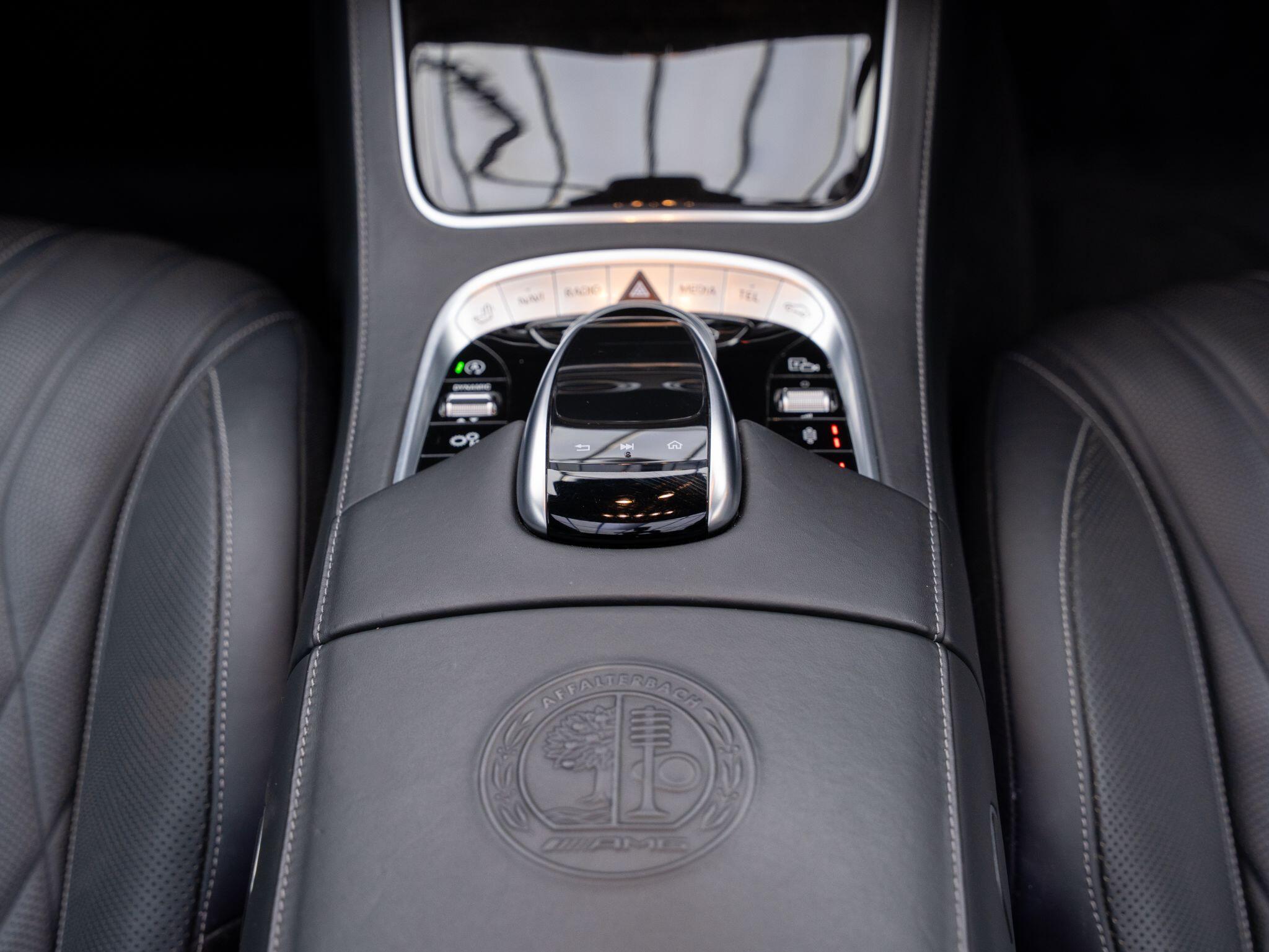 Mercedes-Benz S-Class view 54