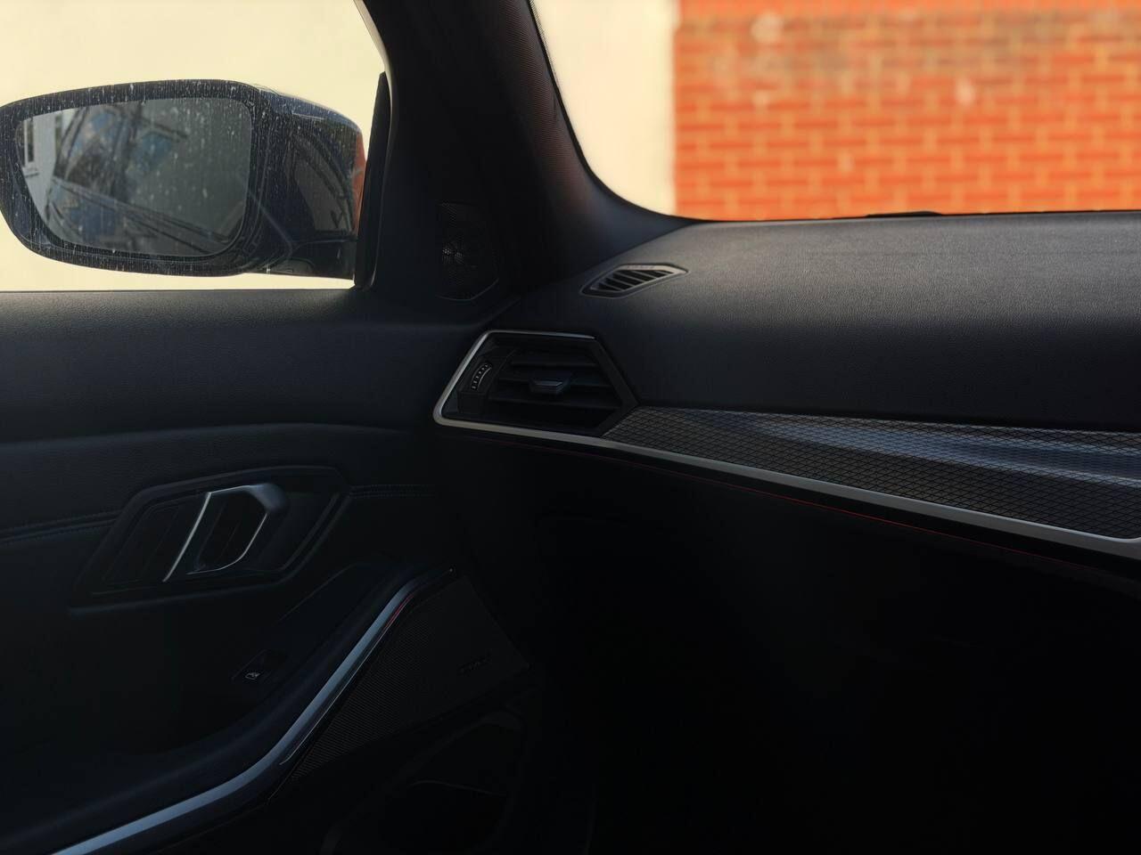 BMW 3 Series view 25