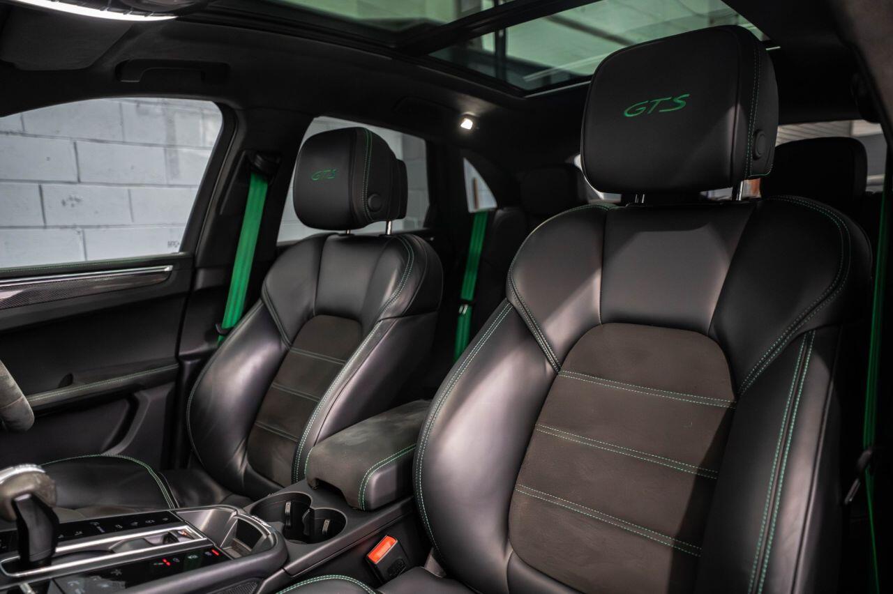 Porsche Macan view 28