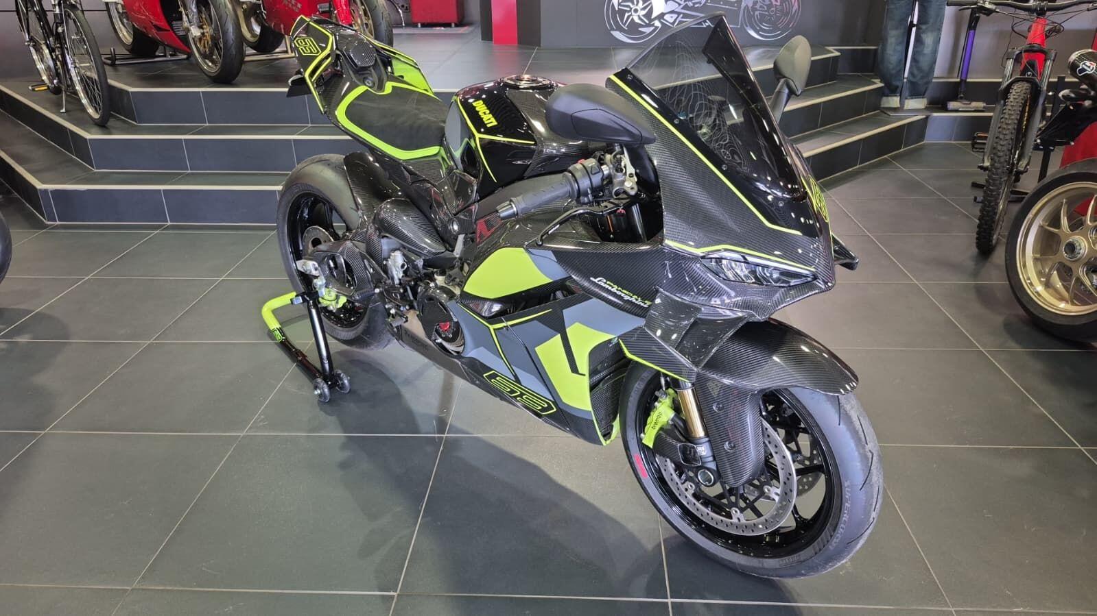 Ducati Panigale V4 view 2