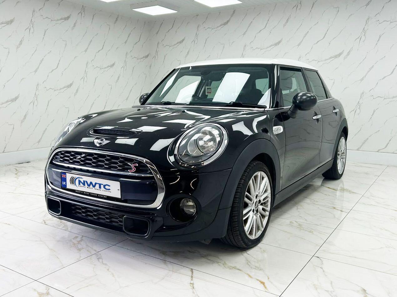 Mini Hatch view 6