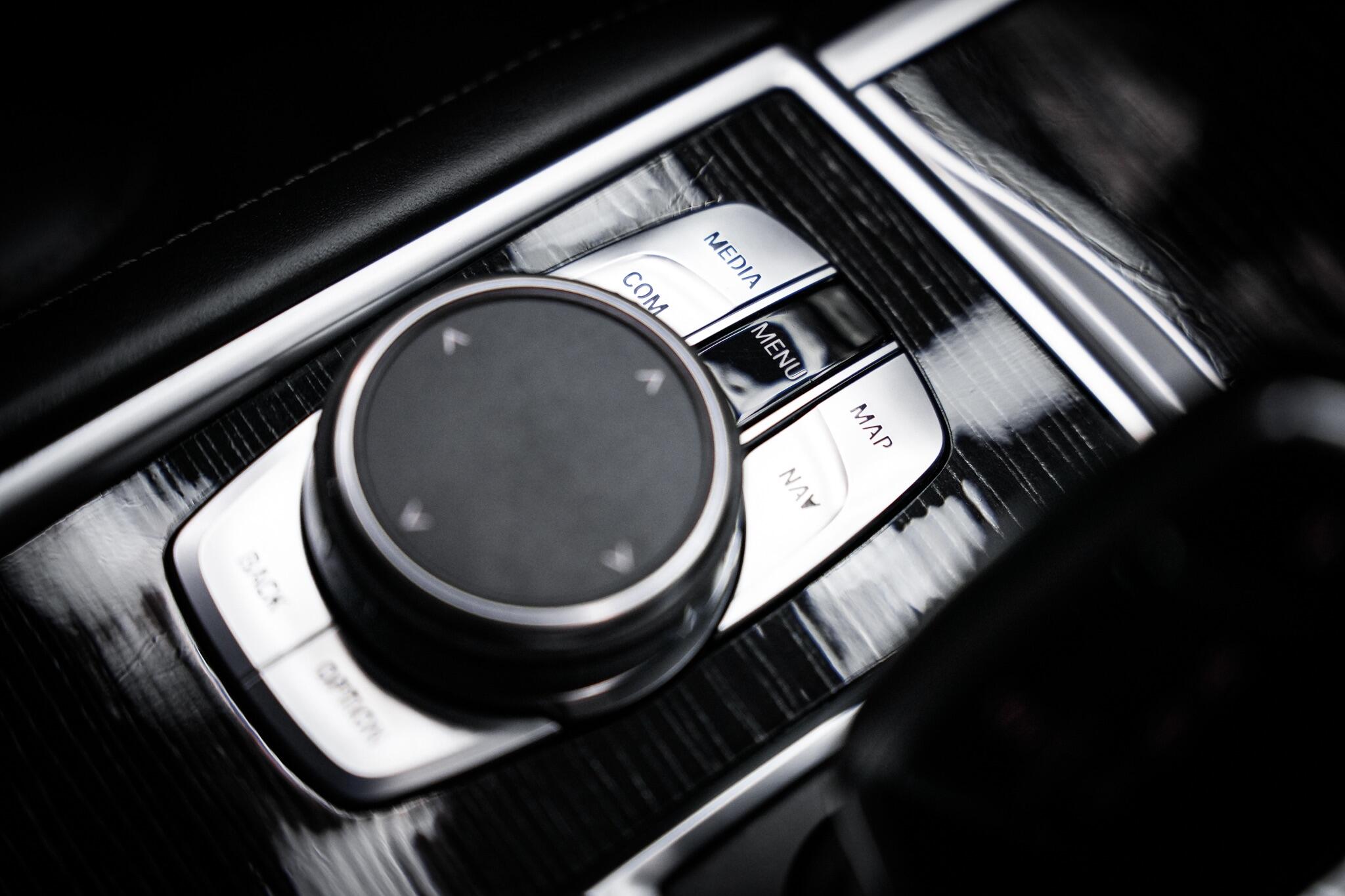 BMW 7 Series view 41
