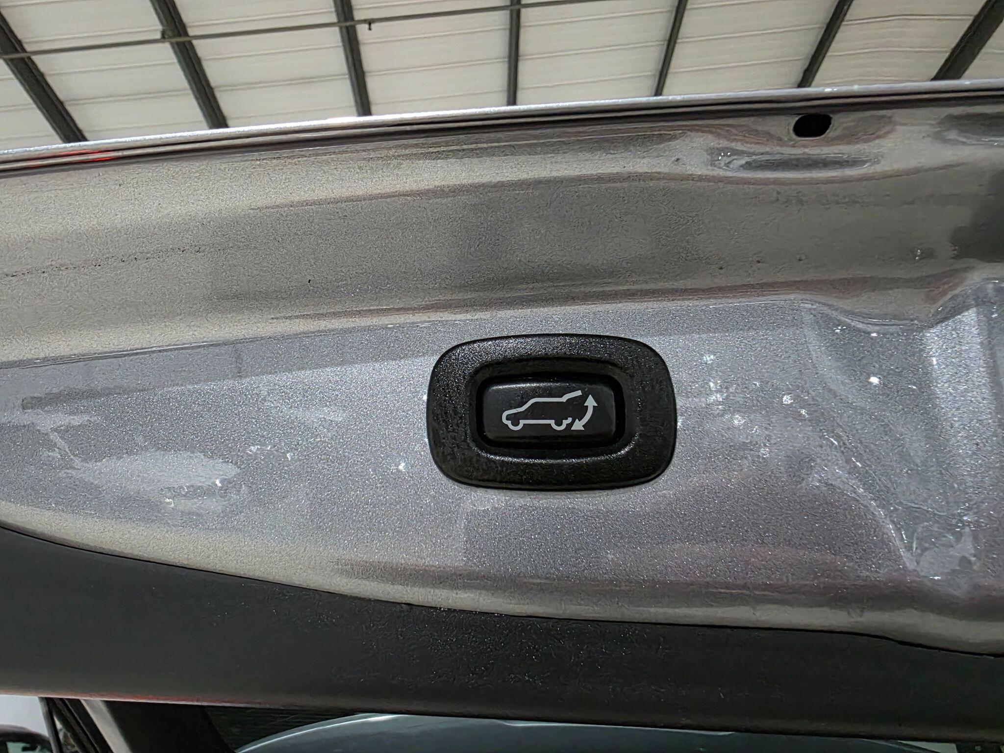 Mitsubishi Outlander view 13