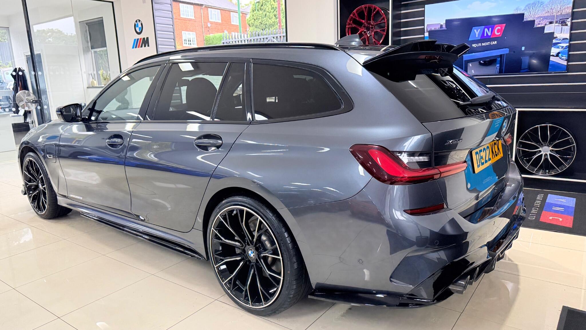 BMW 3 Series view 40