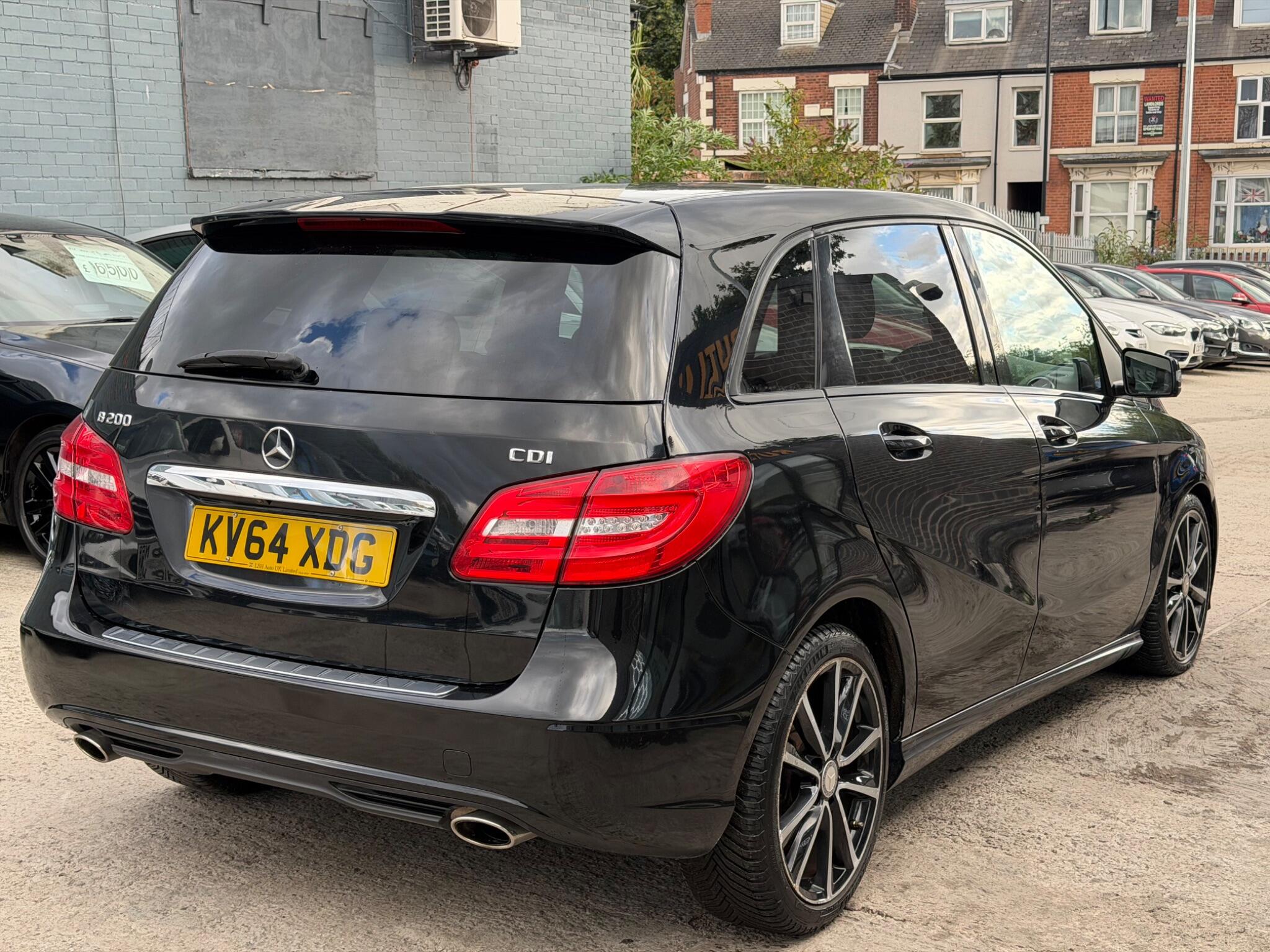 Mercedes-Benz B-Class view 4