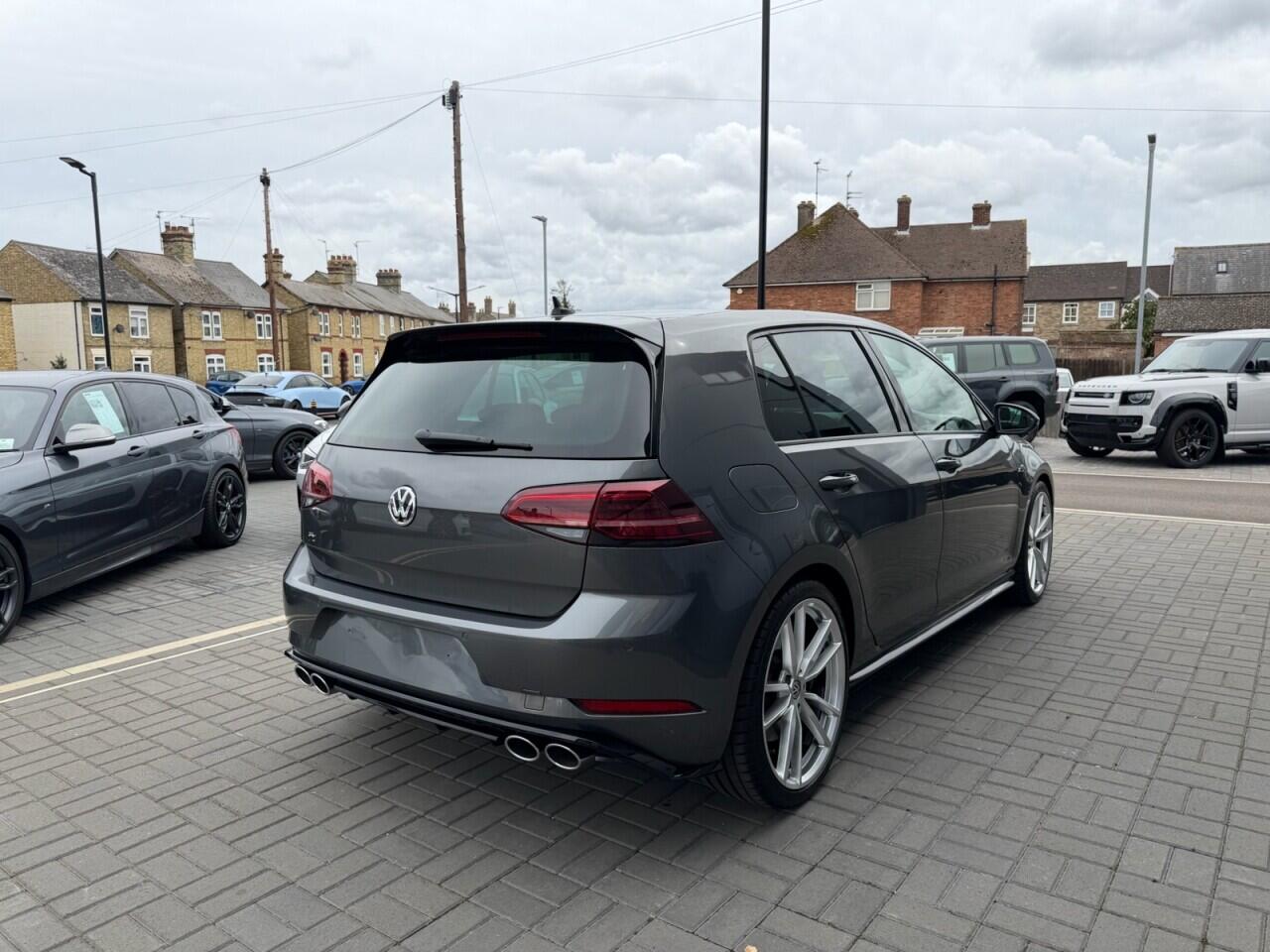 Volkswagen Golf view 9