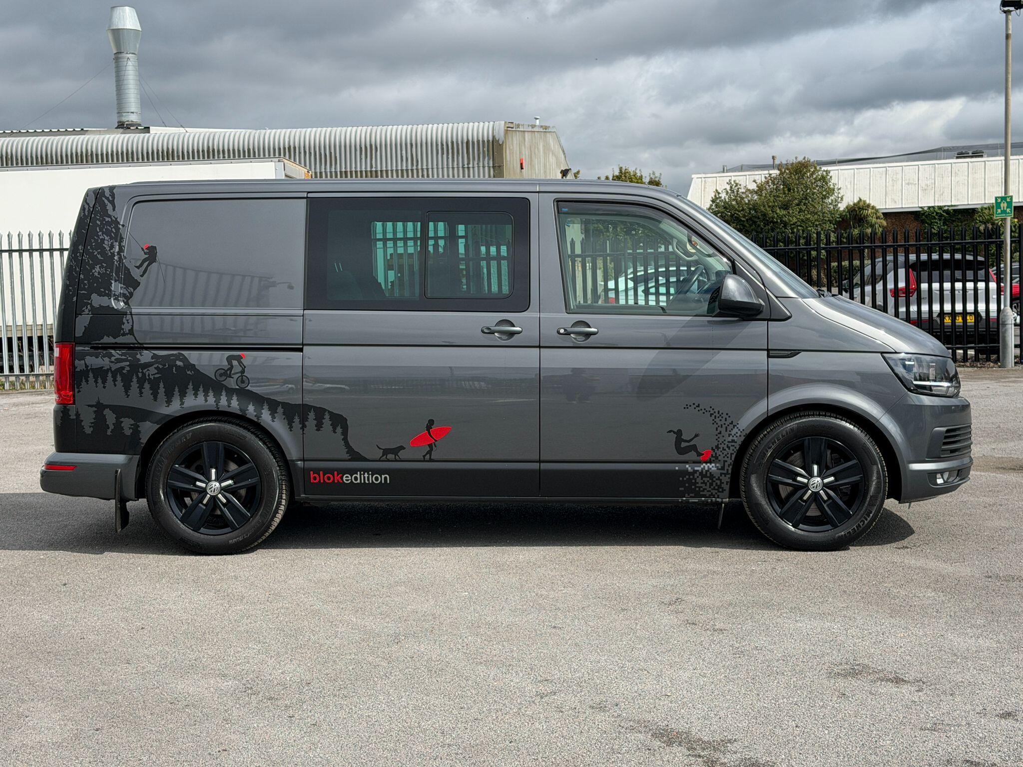 Volkswagen Transporter view 5