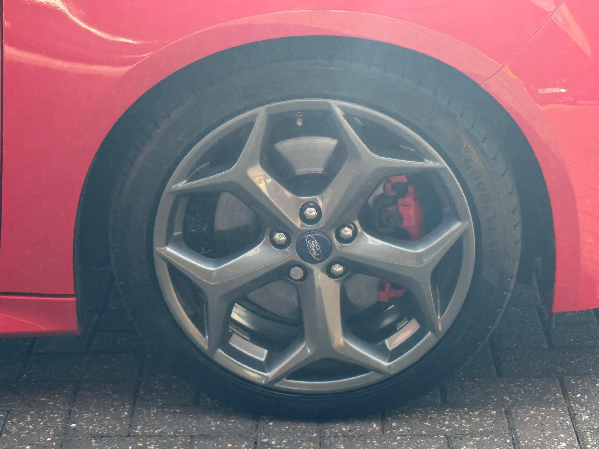 Ford Focus view 35