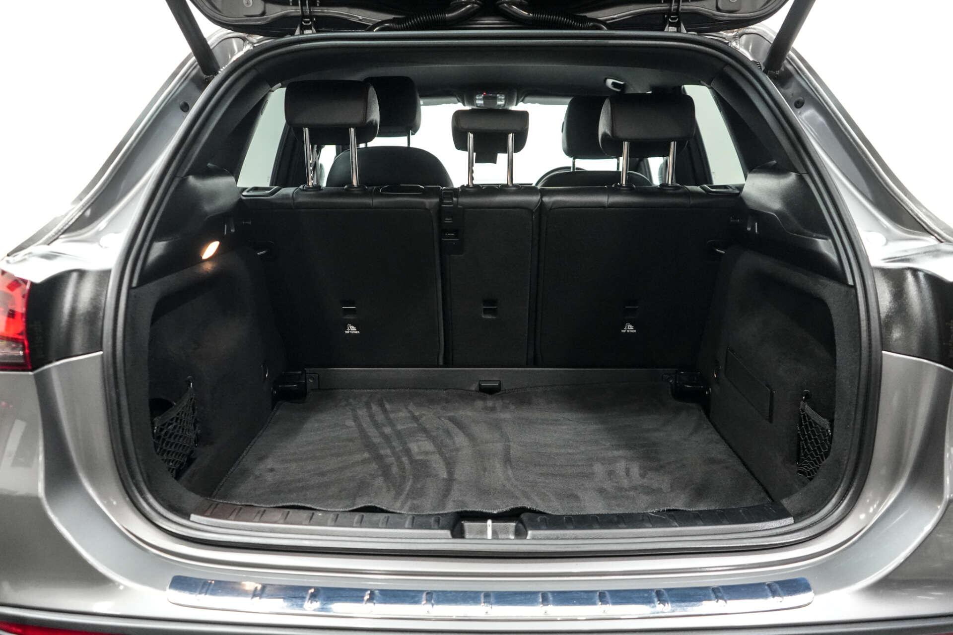 Mercedes-Benz Gla view 11