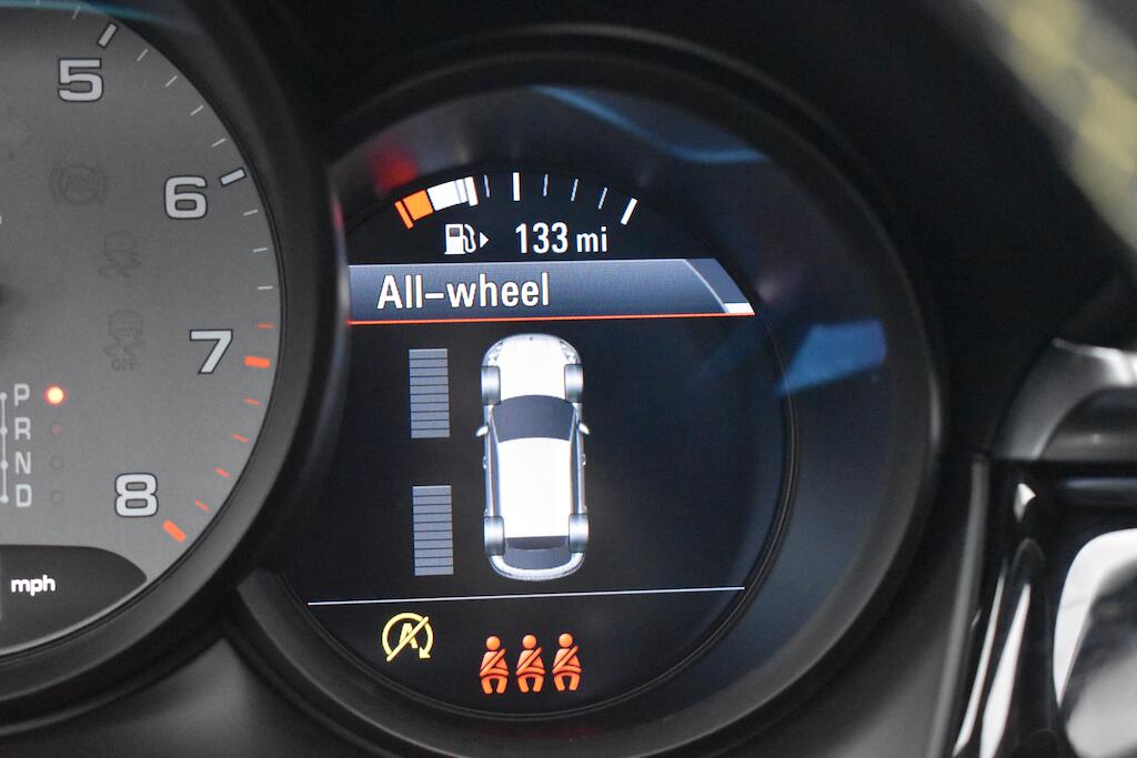 Porsche Macan view 73