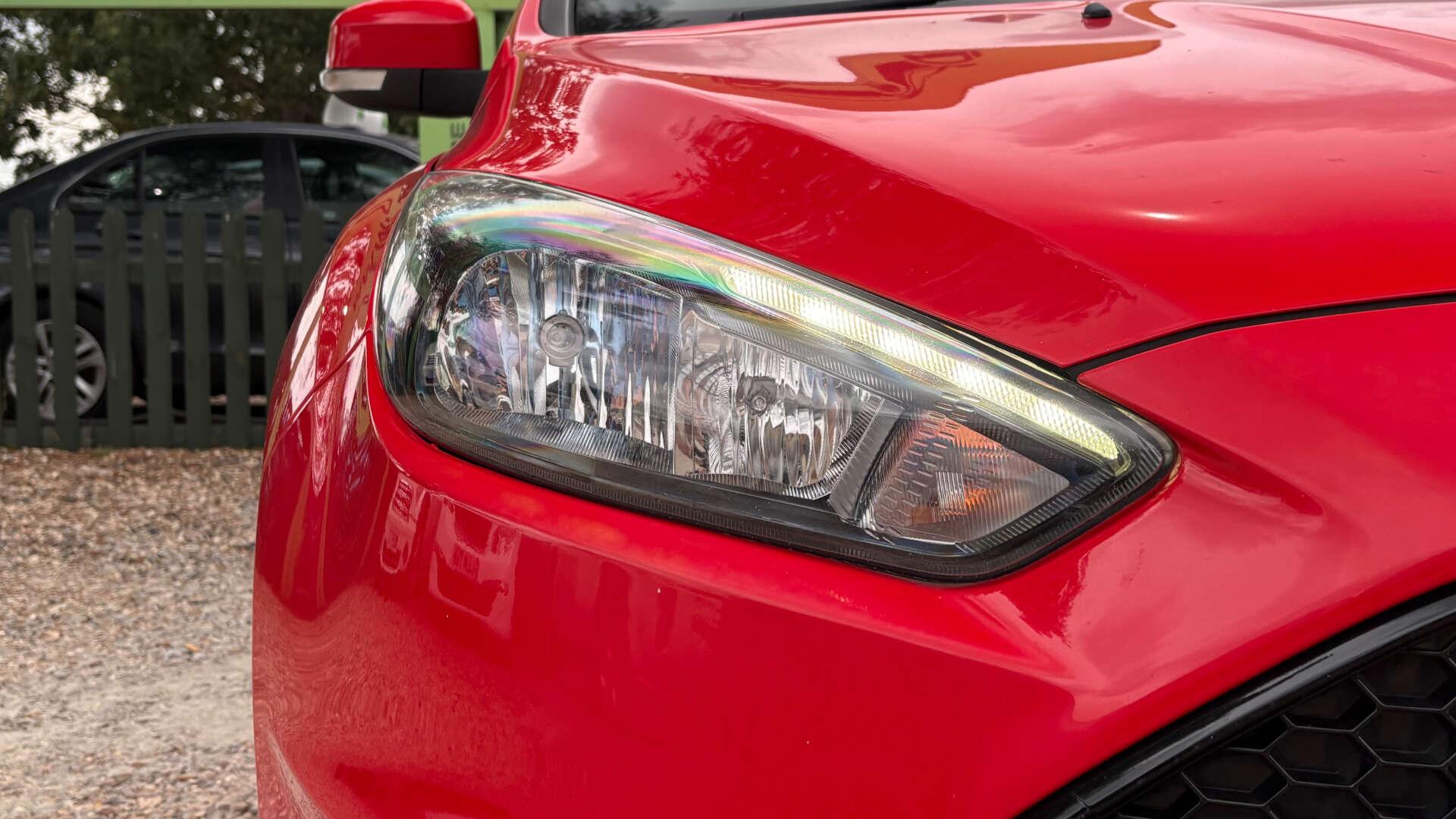 Ford Focus view 33