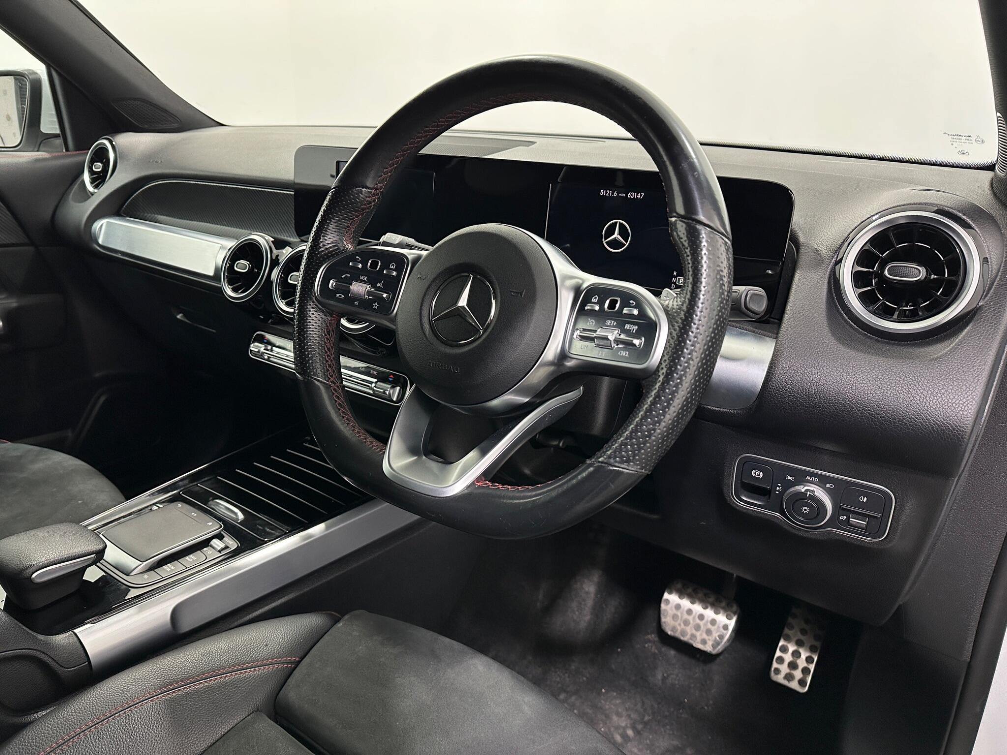 Mercedes-Benz GLB view 11
