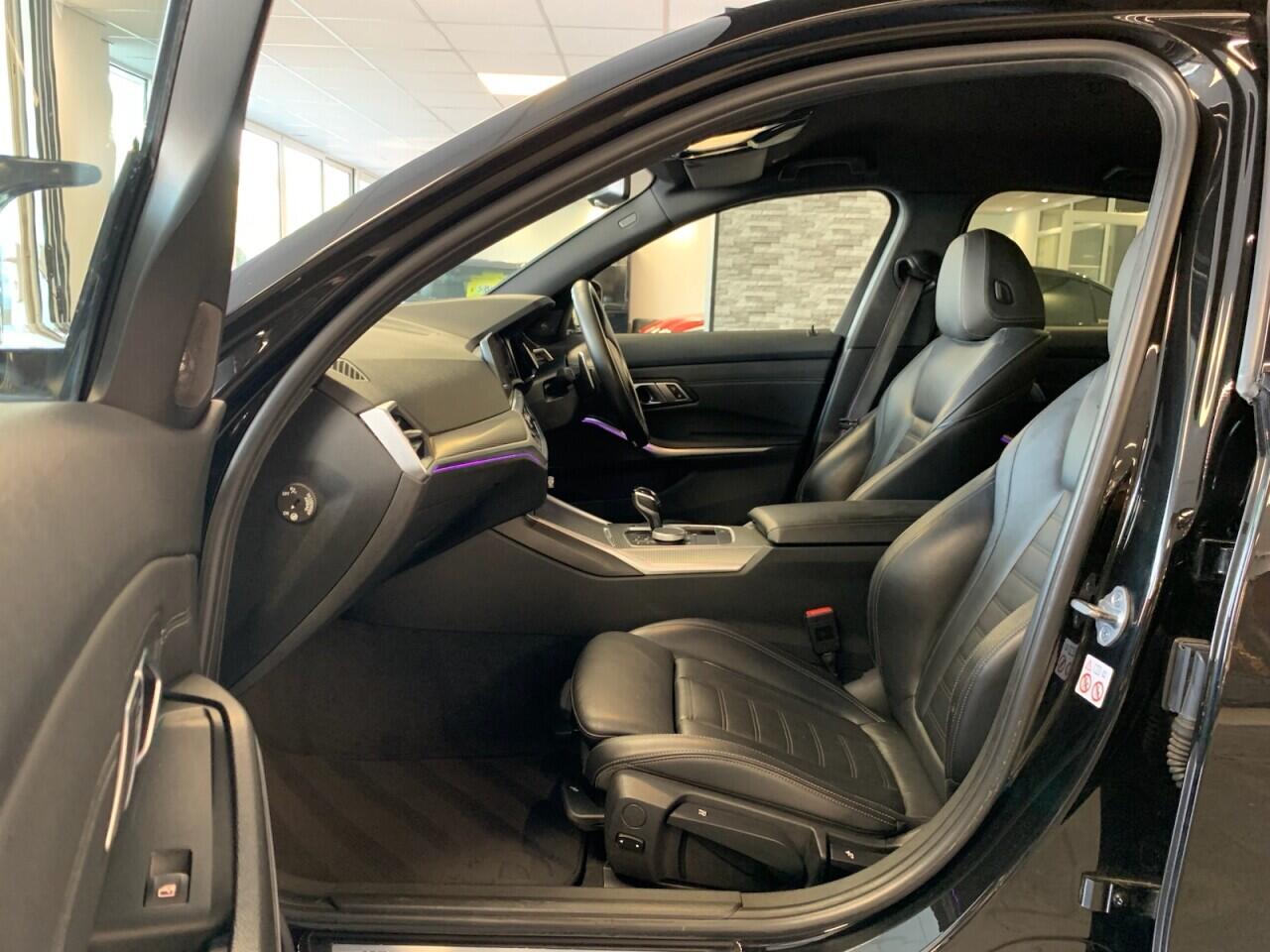 BMW 3 Series view 30