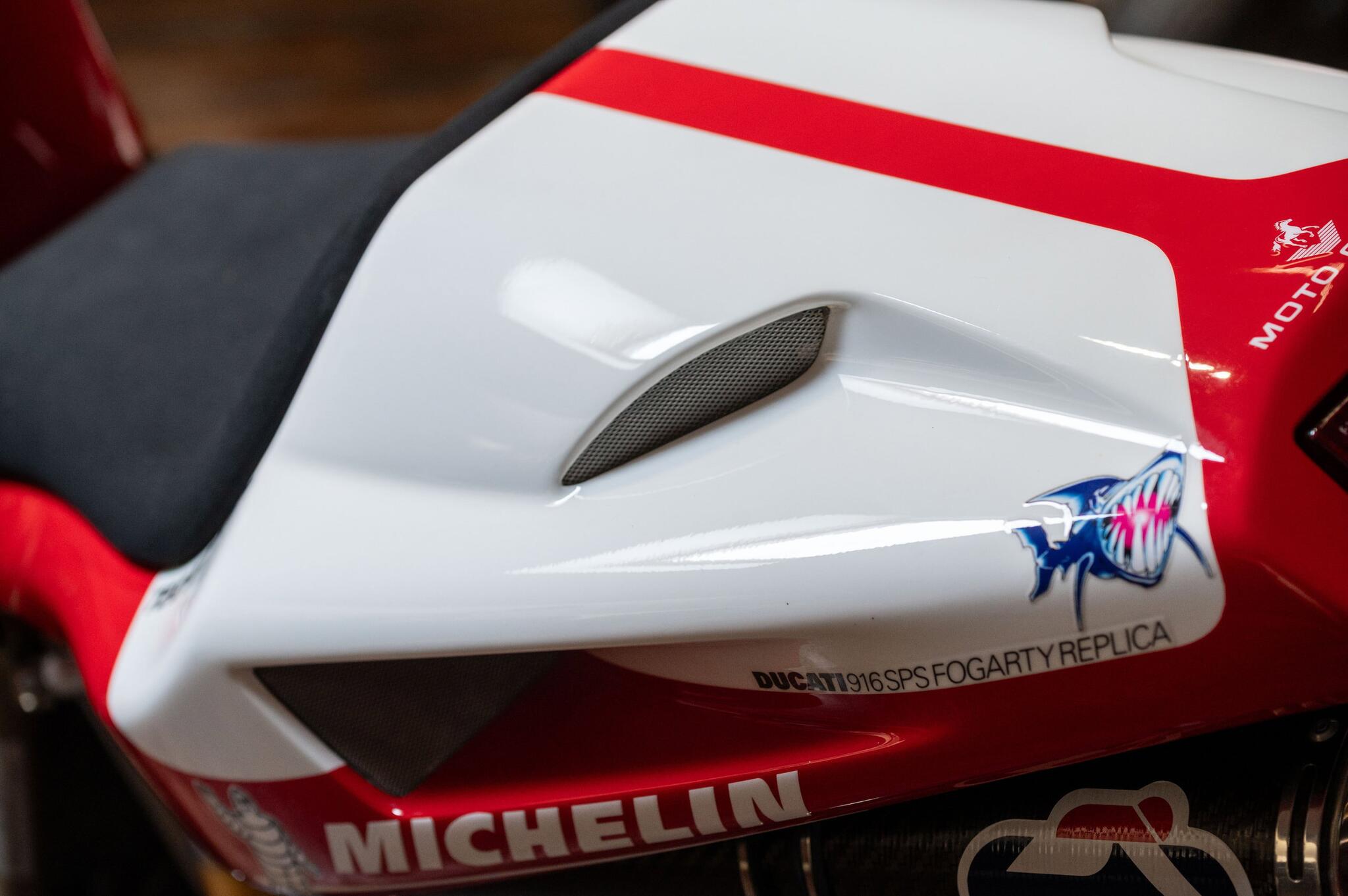 Ducati 916 view 23