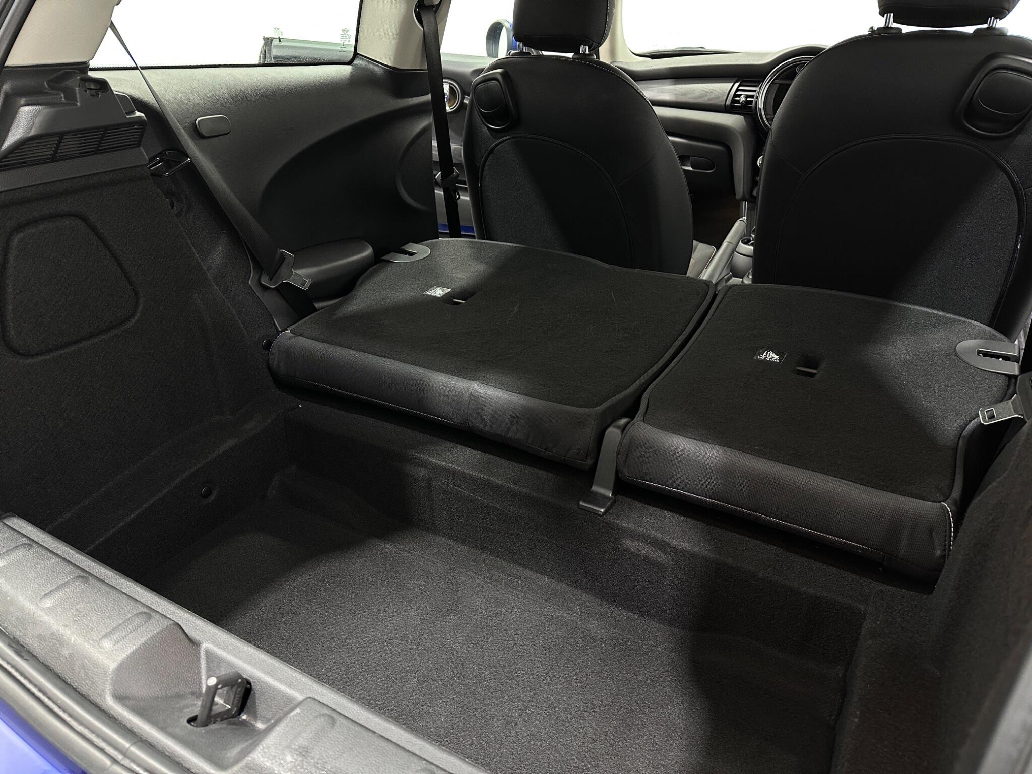 Mini Hatch view 39