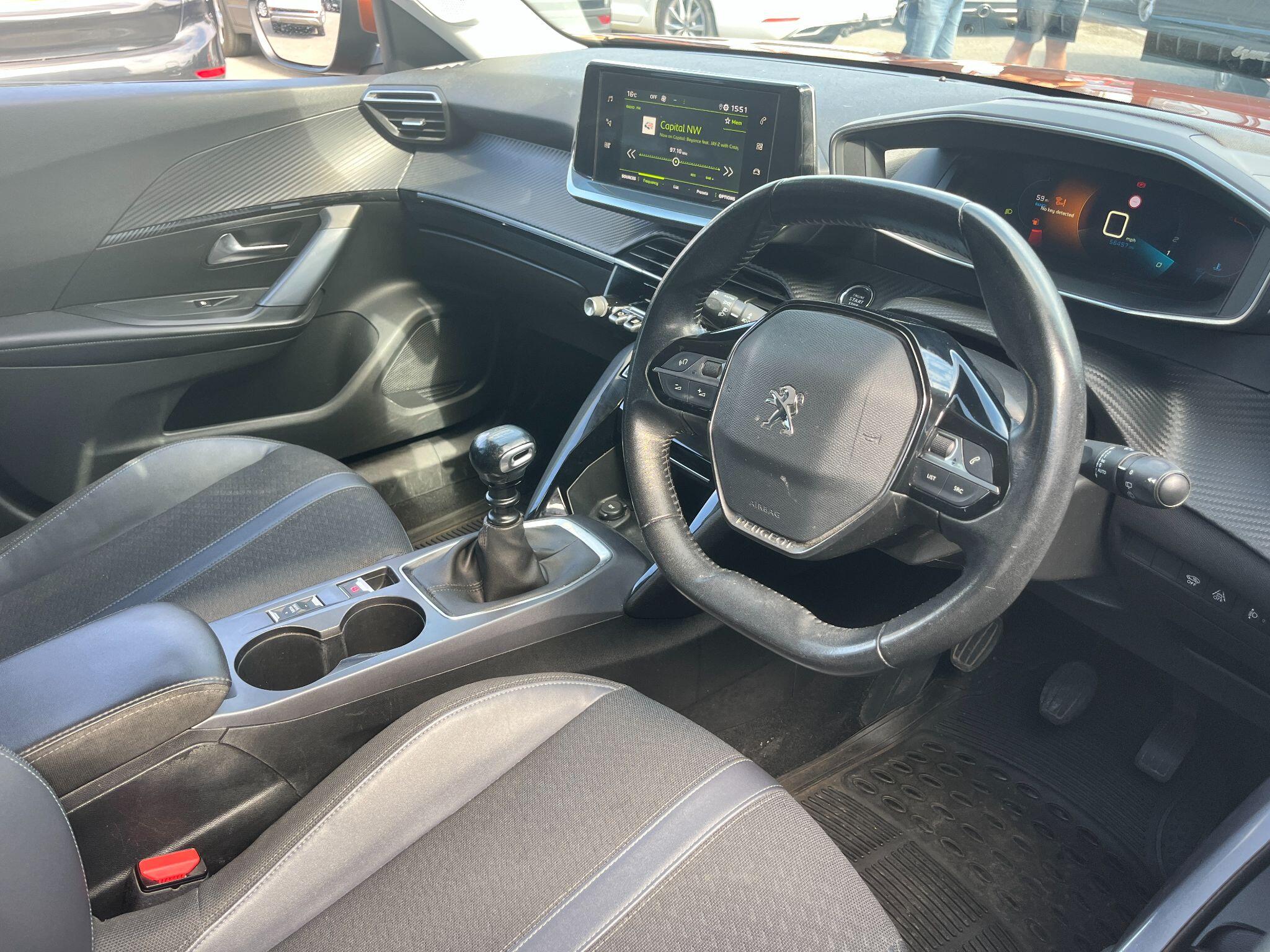 Peugeot 2008 view 14