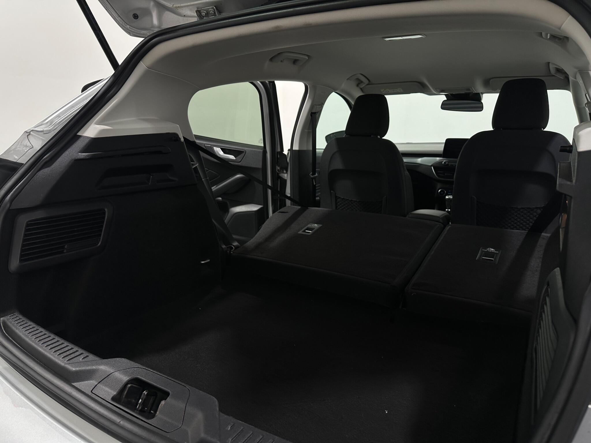 Ford Focus view 42