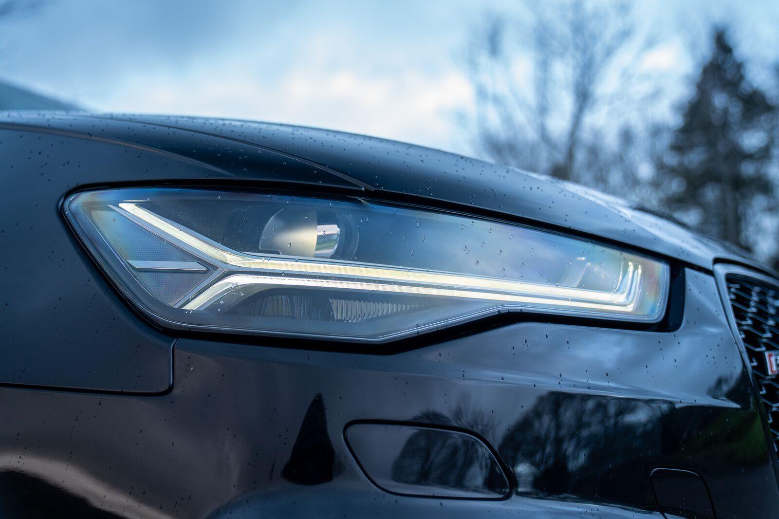 Audi RS6 Avant view 13