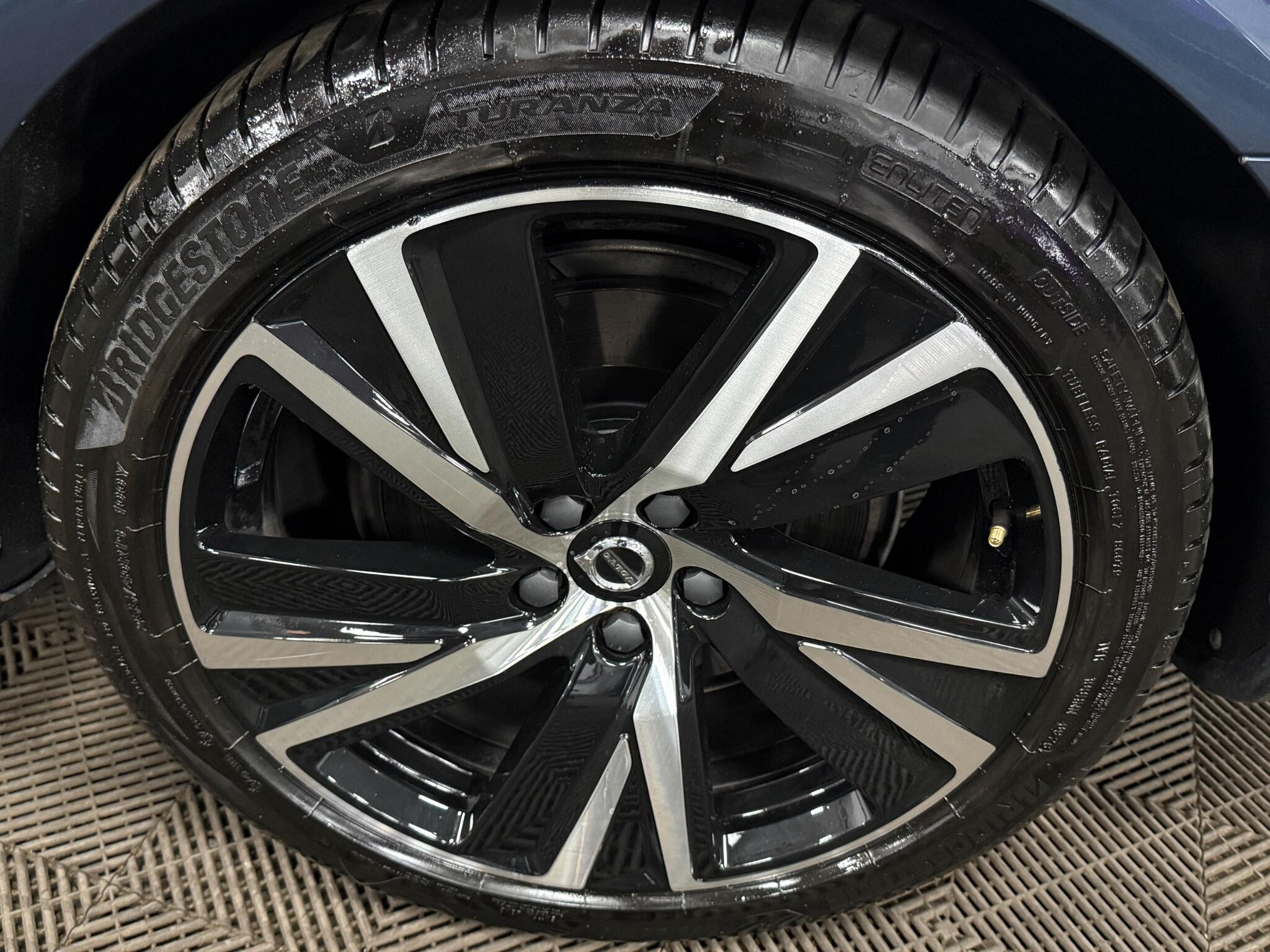 Volvo S90 view 43