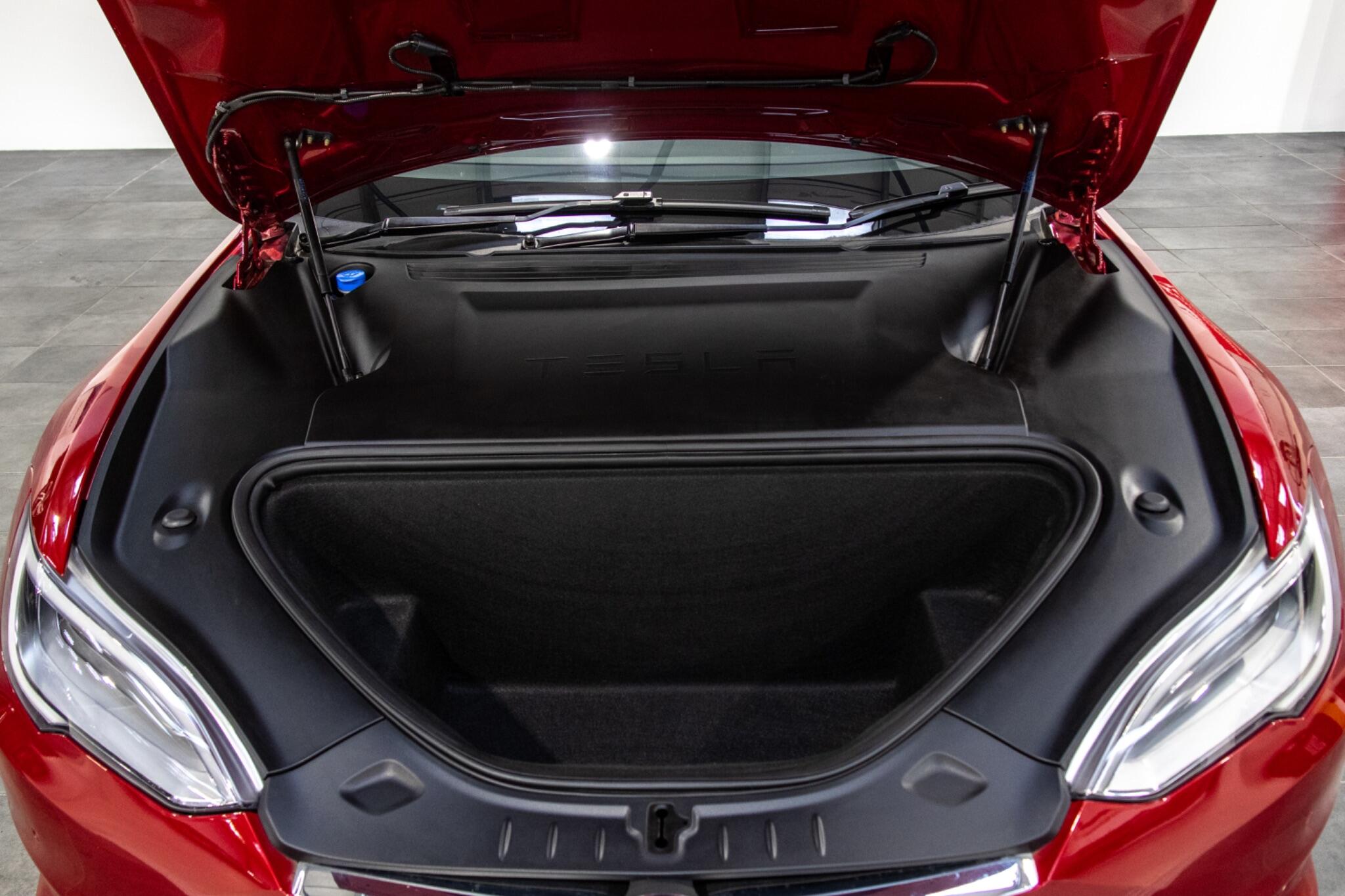 Tesla Model S view 13