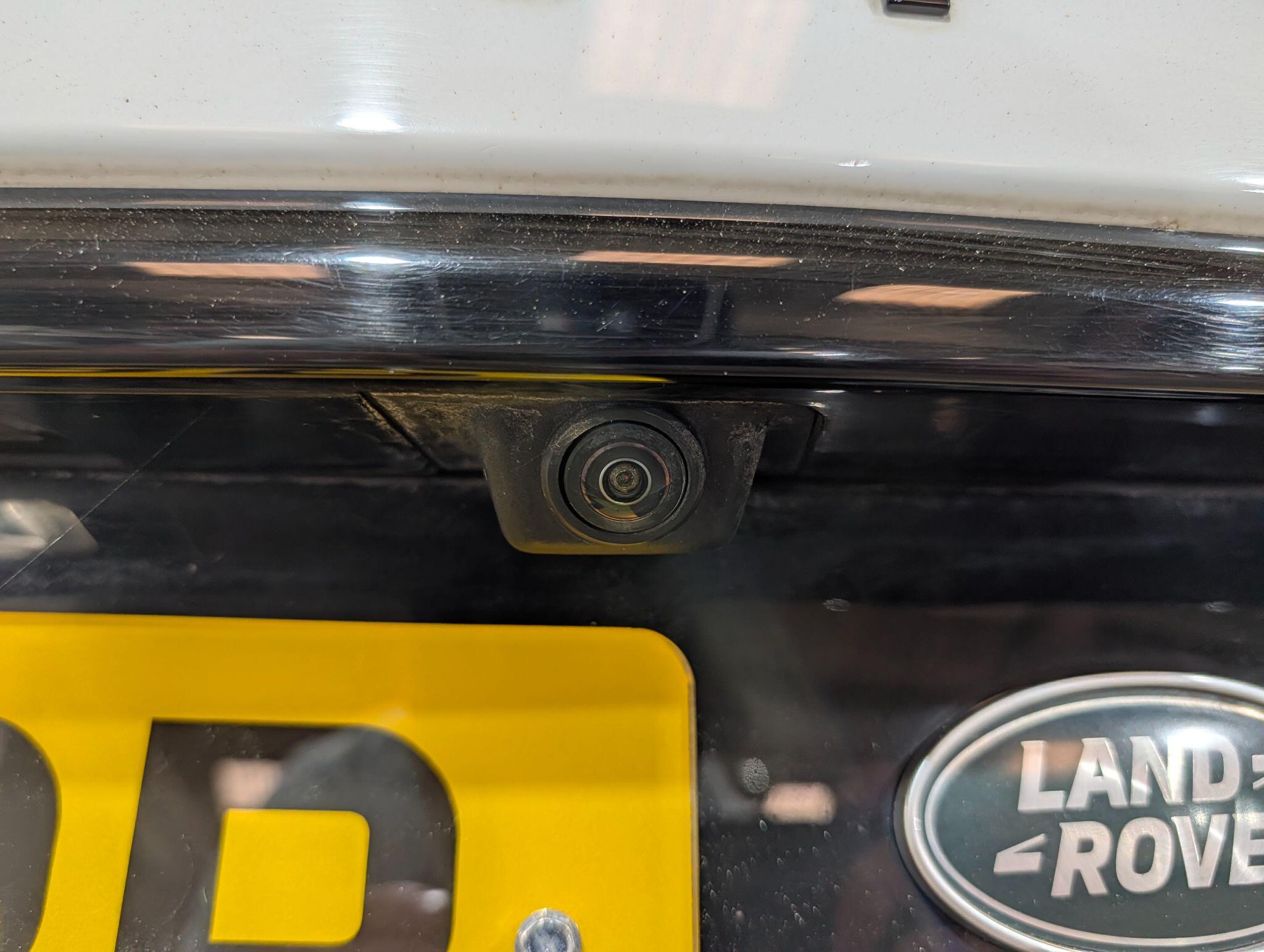 Land Rover Discovery Sport view 79