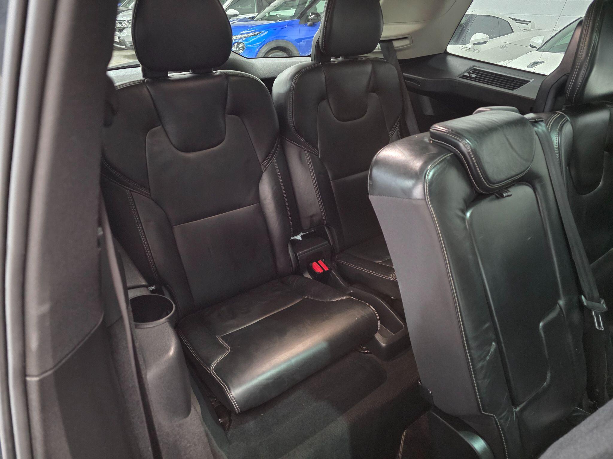 Volvo XC90 view 26