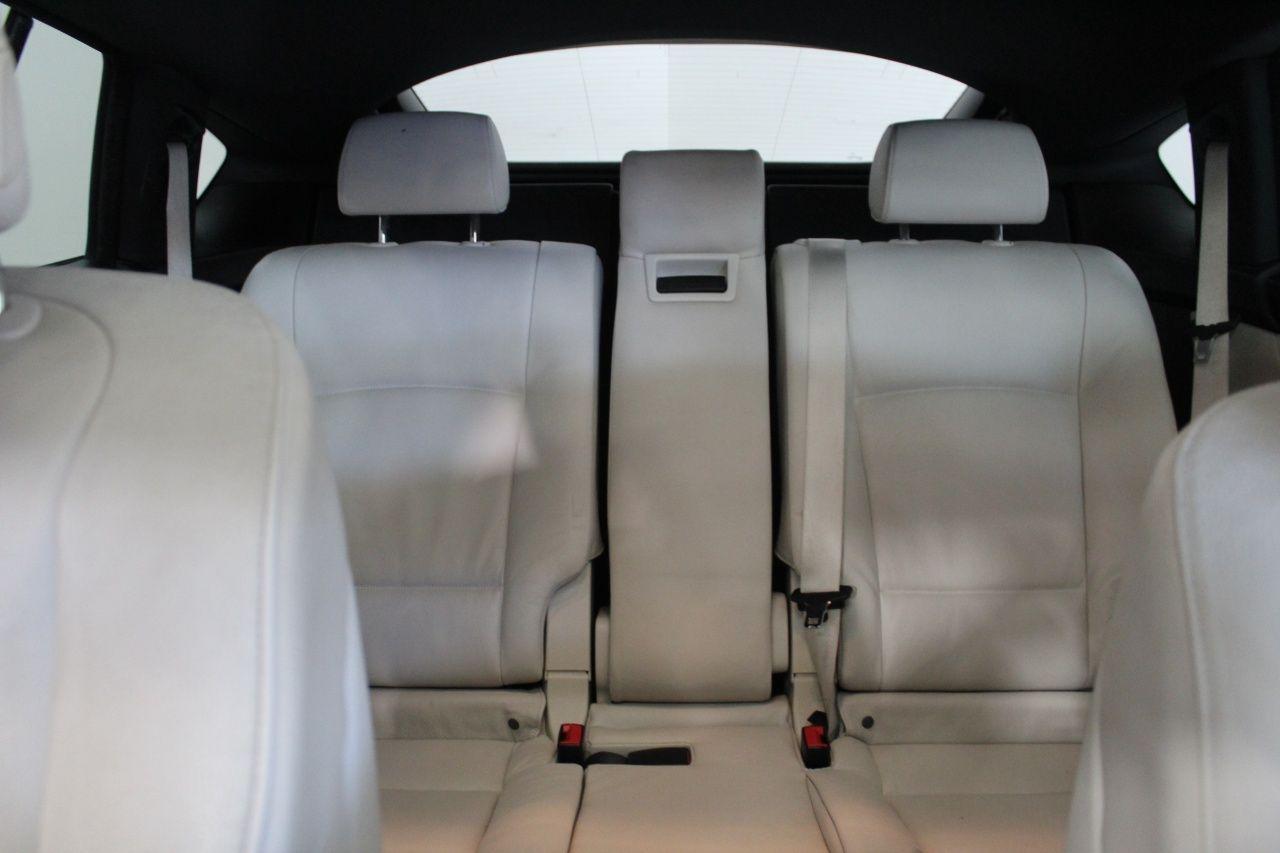 BMW 5 Series view 54