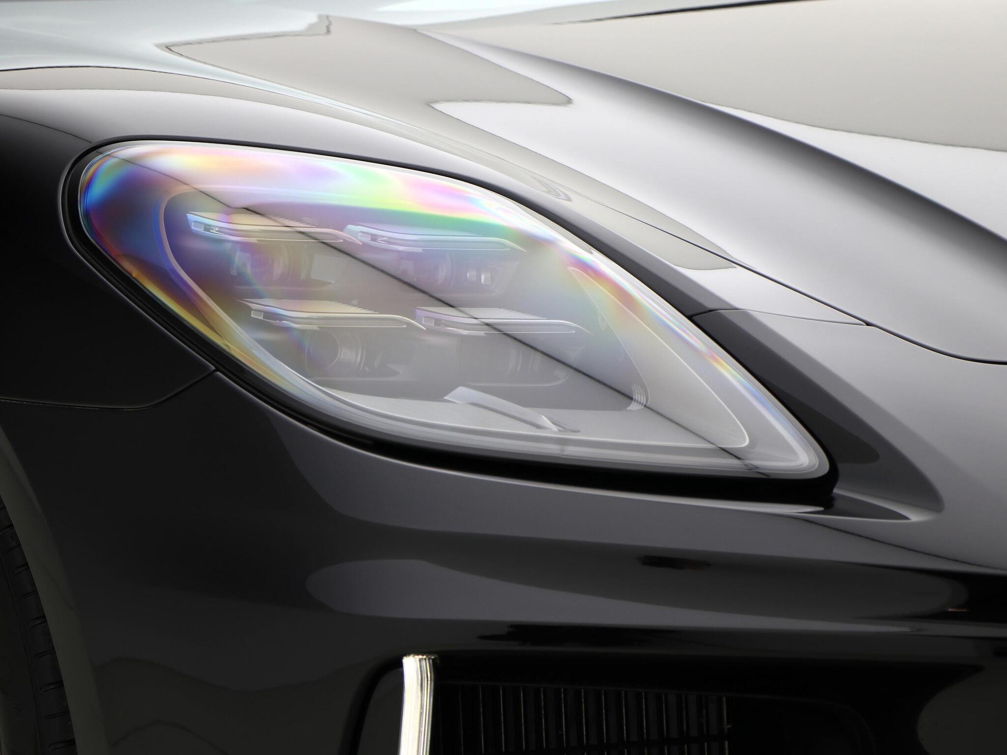 Porsche Panamera view 12