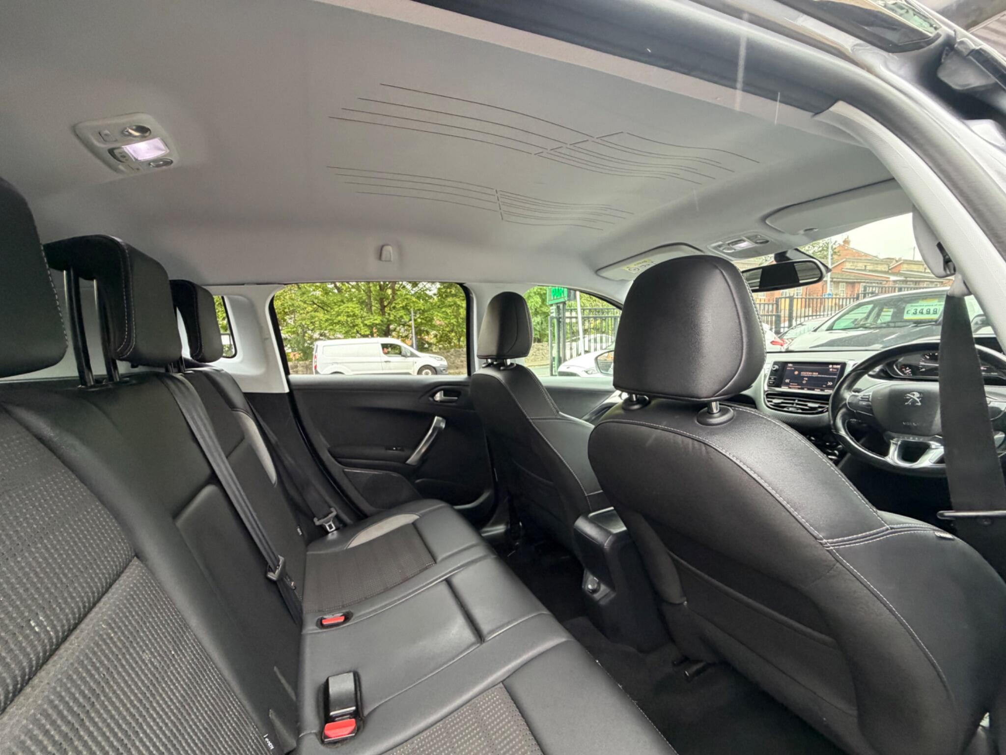 Peugeot 2008 view 18