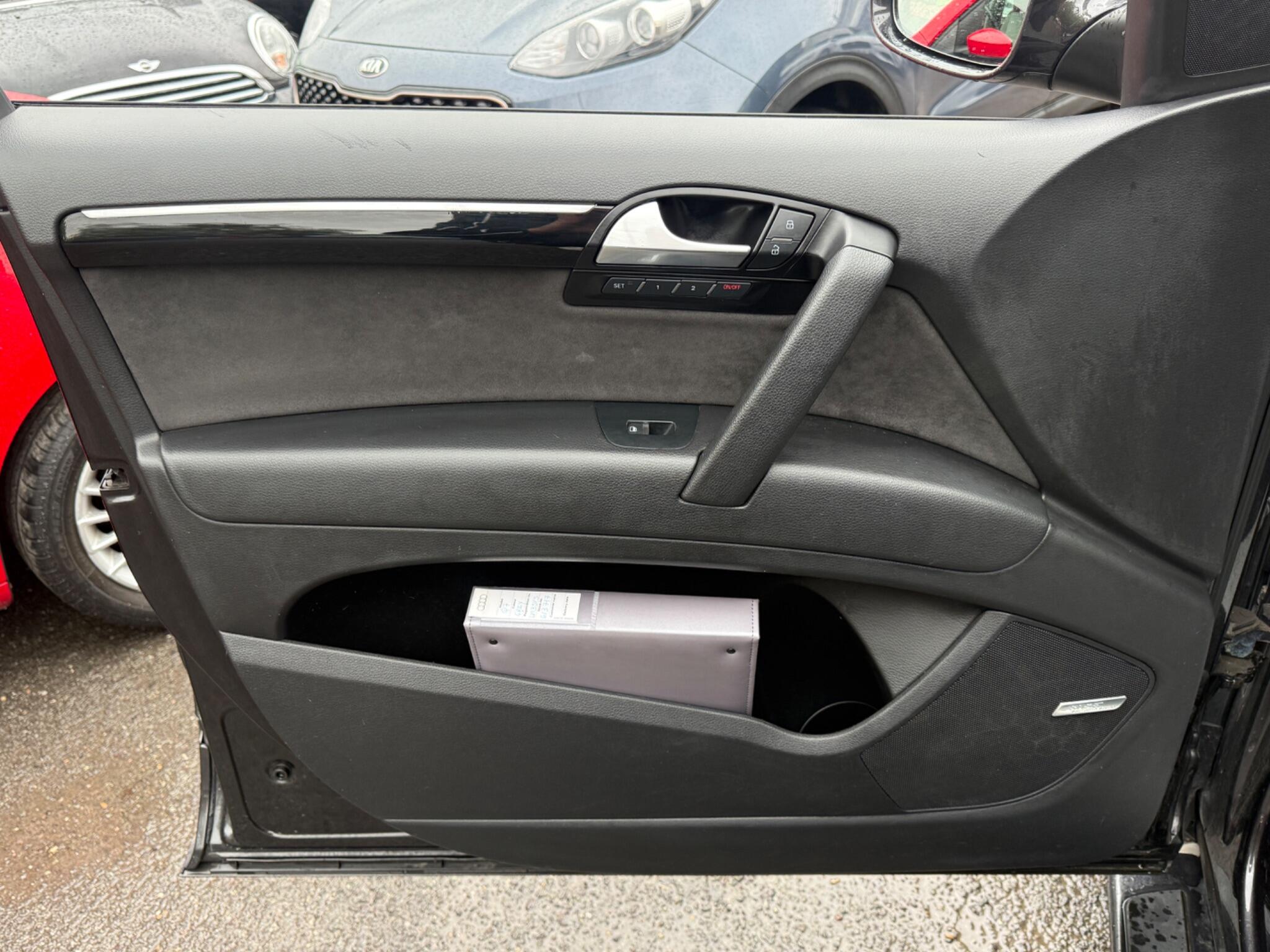 Audi Q7 - Image 59