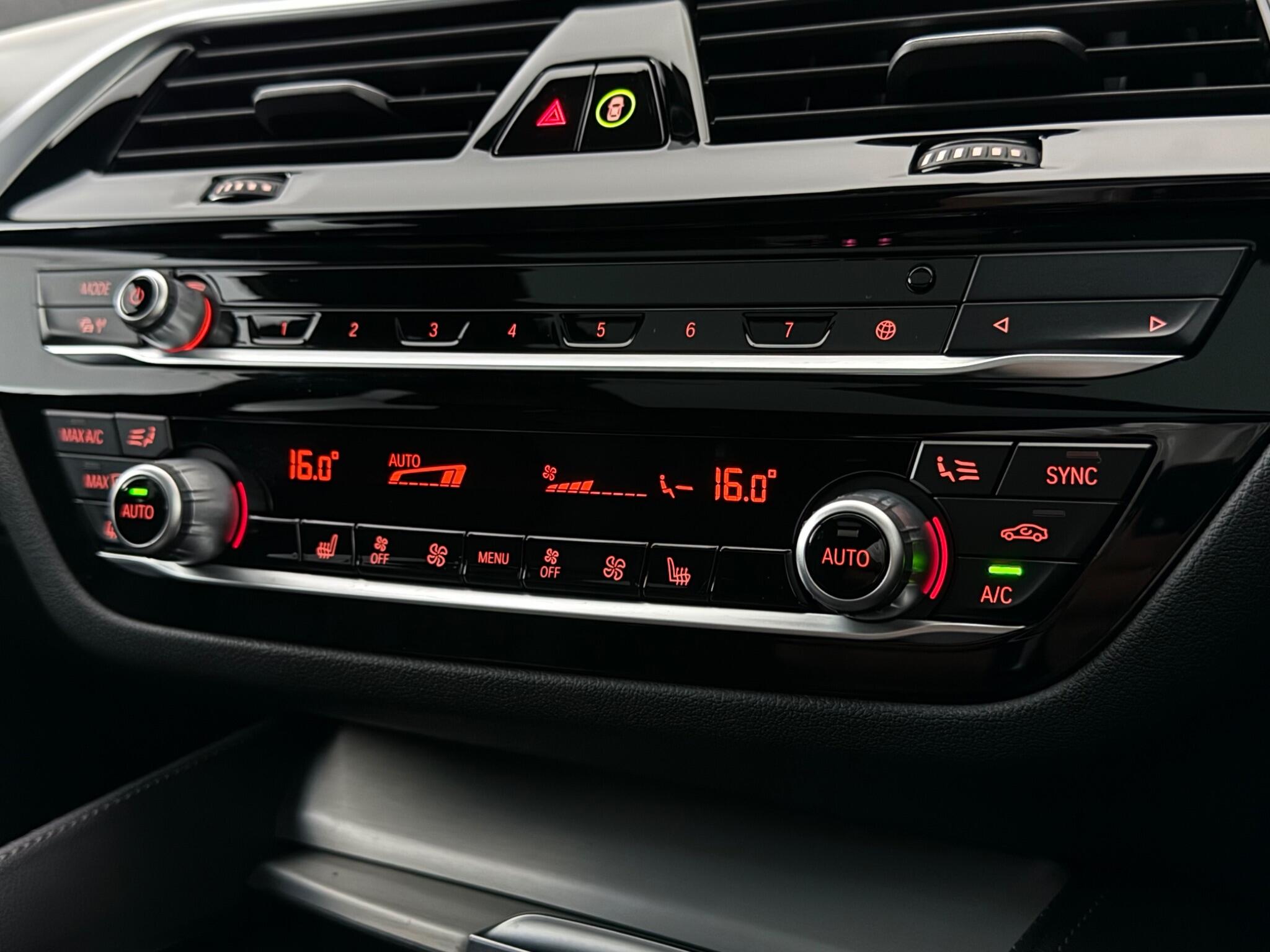BMW 5 Series view 24