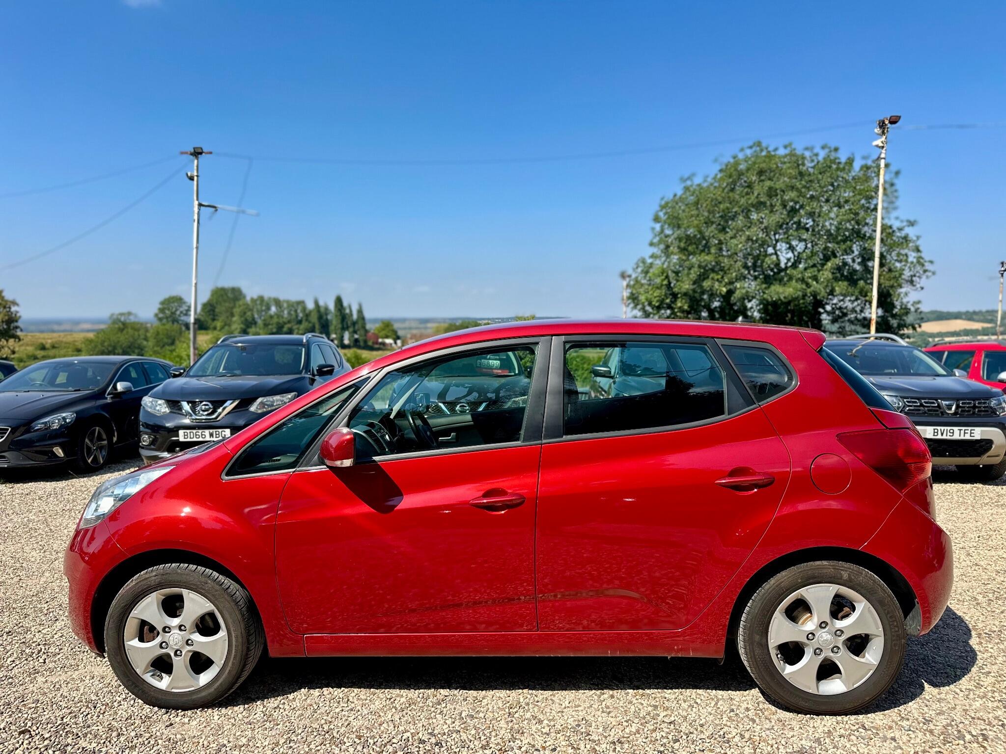 Kia Venga view 9