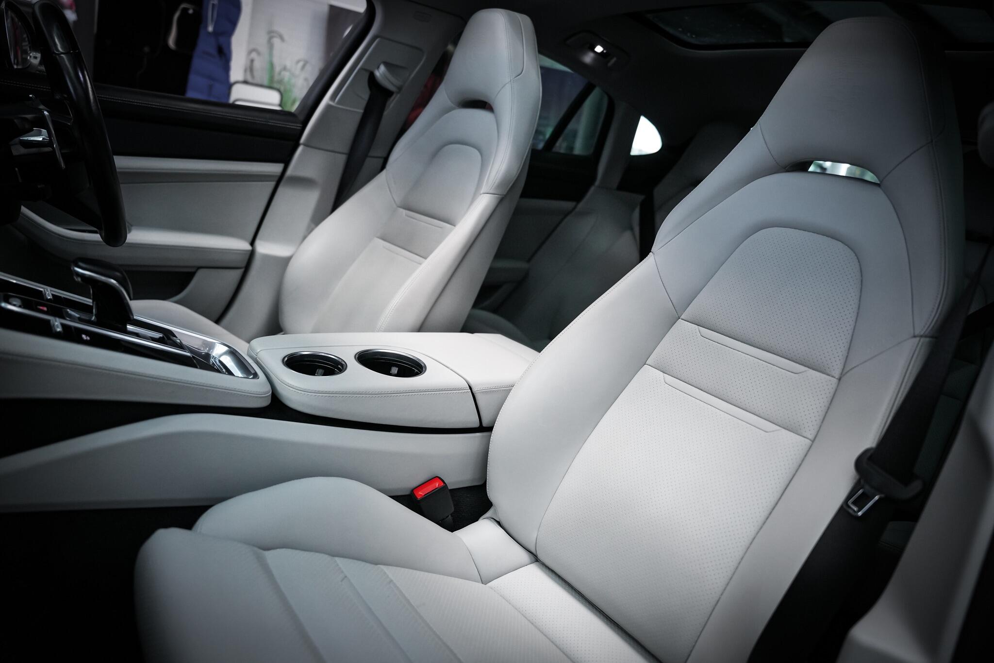 Porsche Panamera view 24