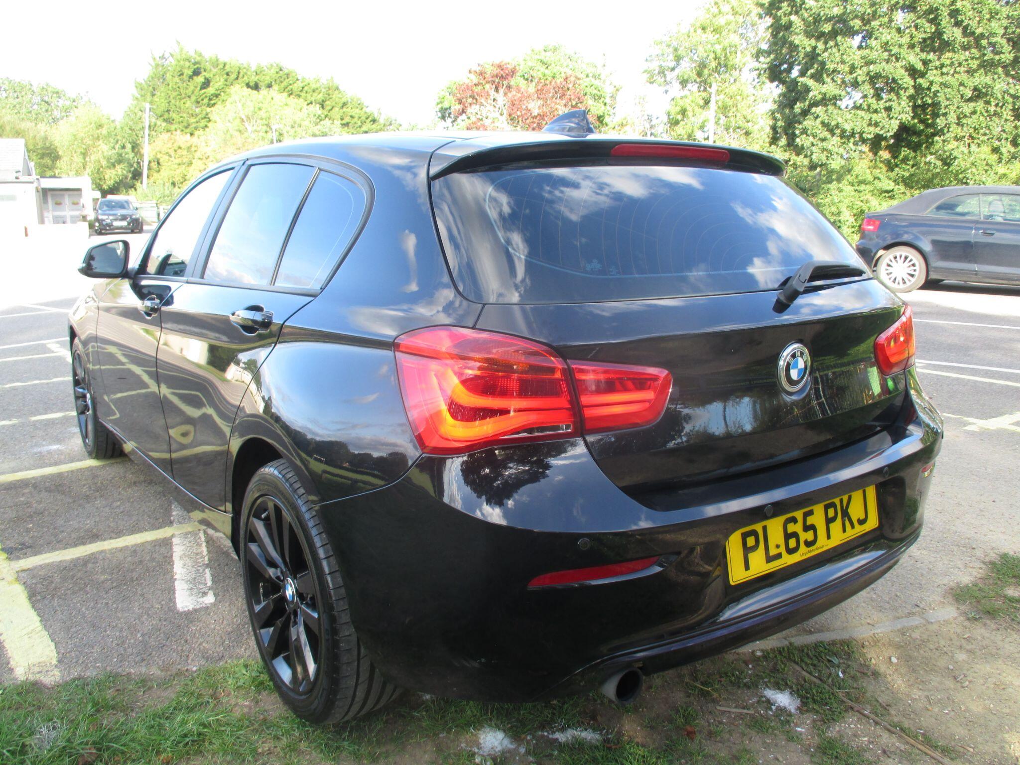 BMW 1 Series view 13