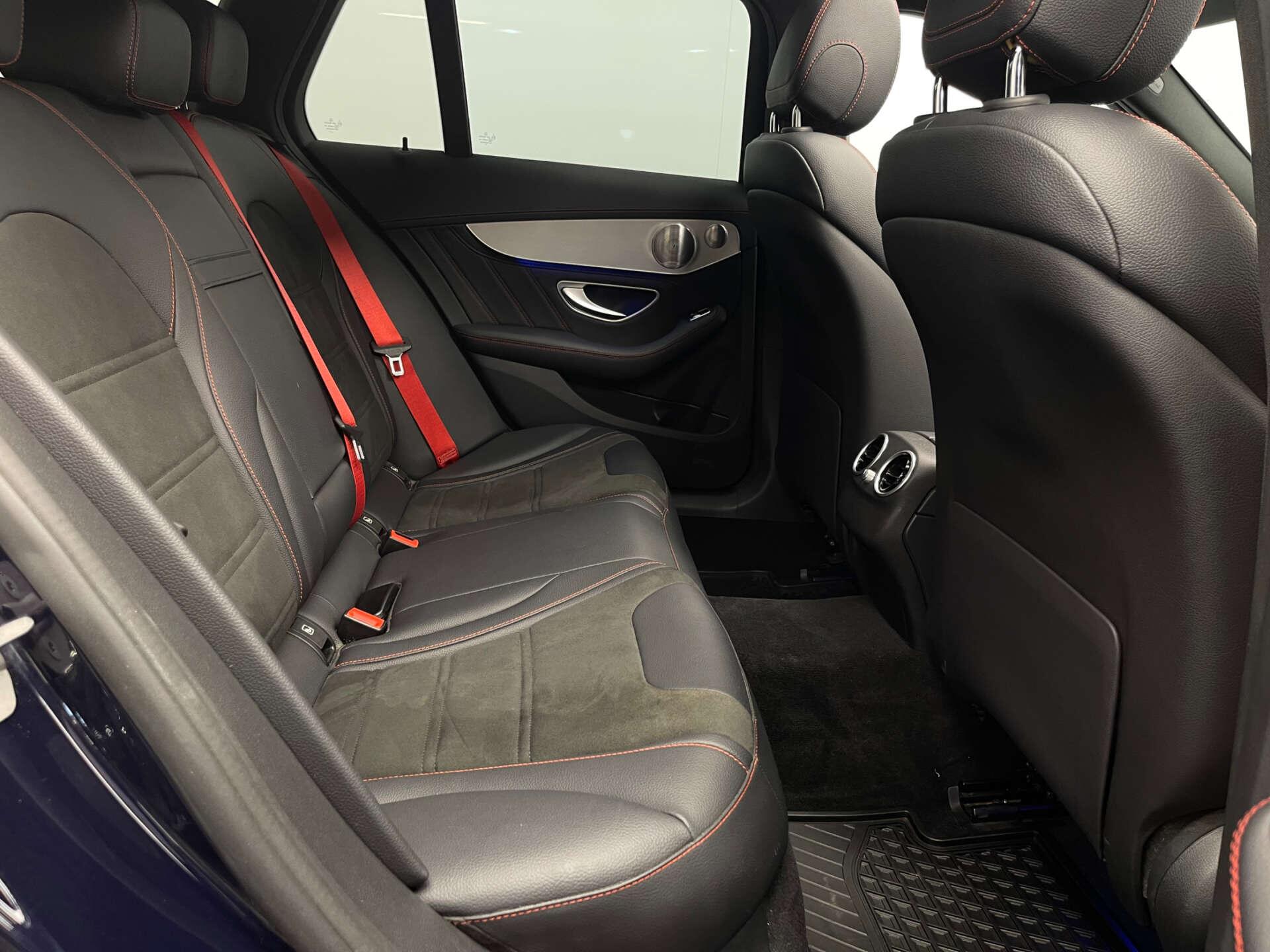 Mercedes-Benz C Class view 24