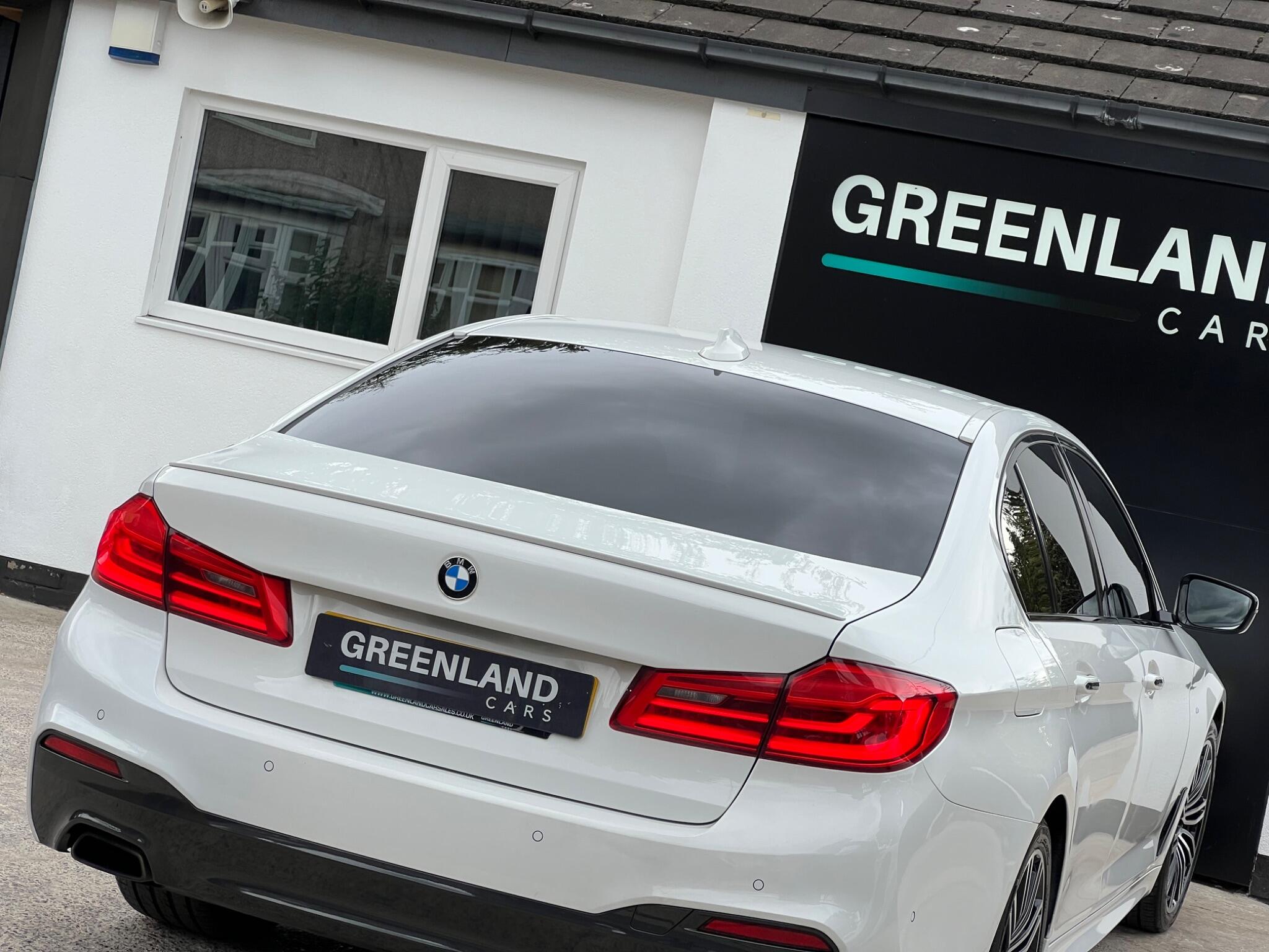 BMW 5 Series view 16