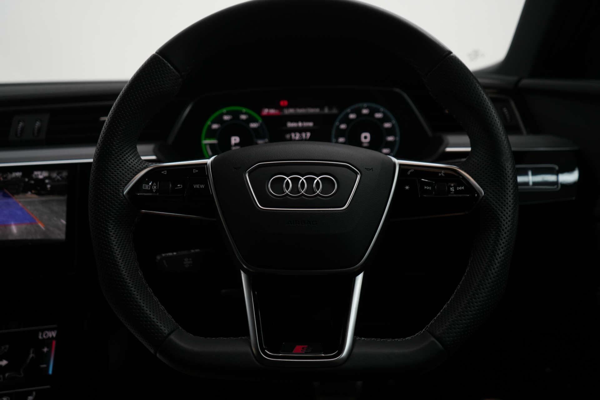 Audi Q8 E-Tron view 41
