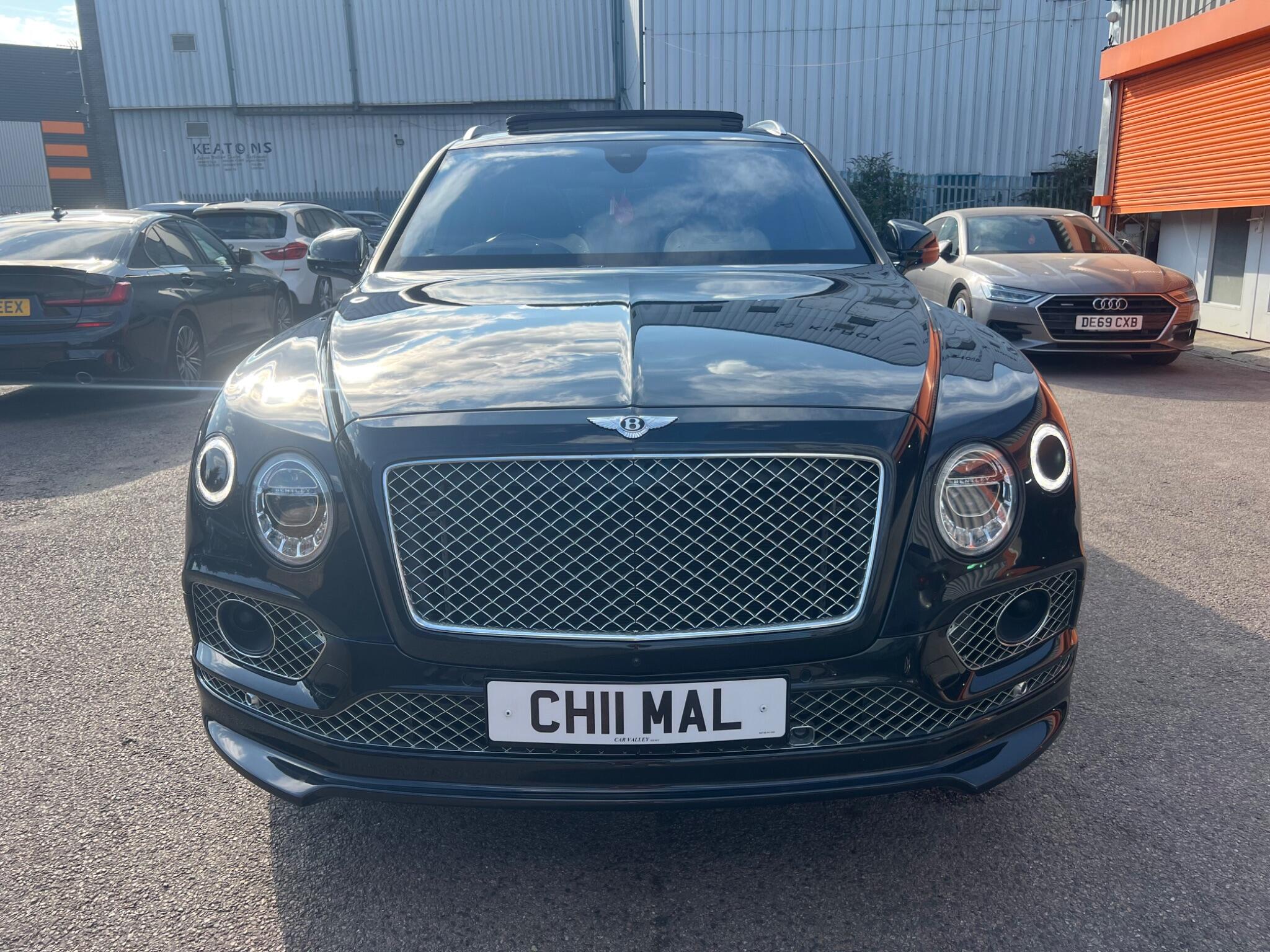Bentley Bentayga view 15