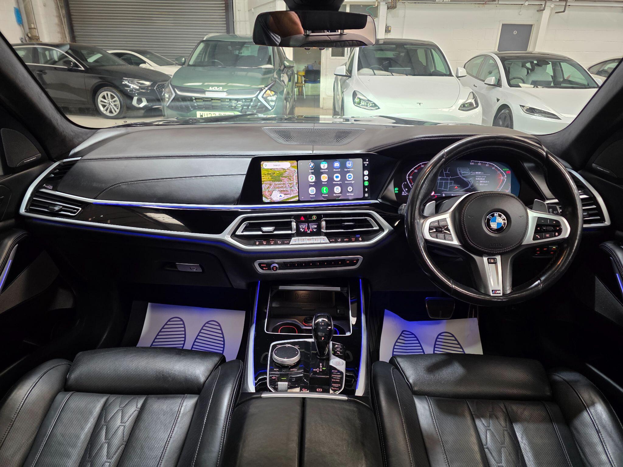 BMW X7 view 5